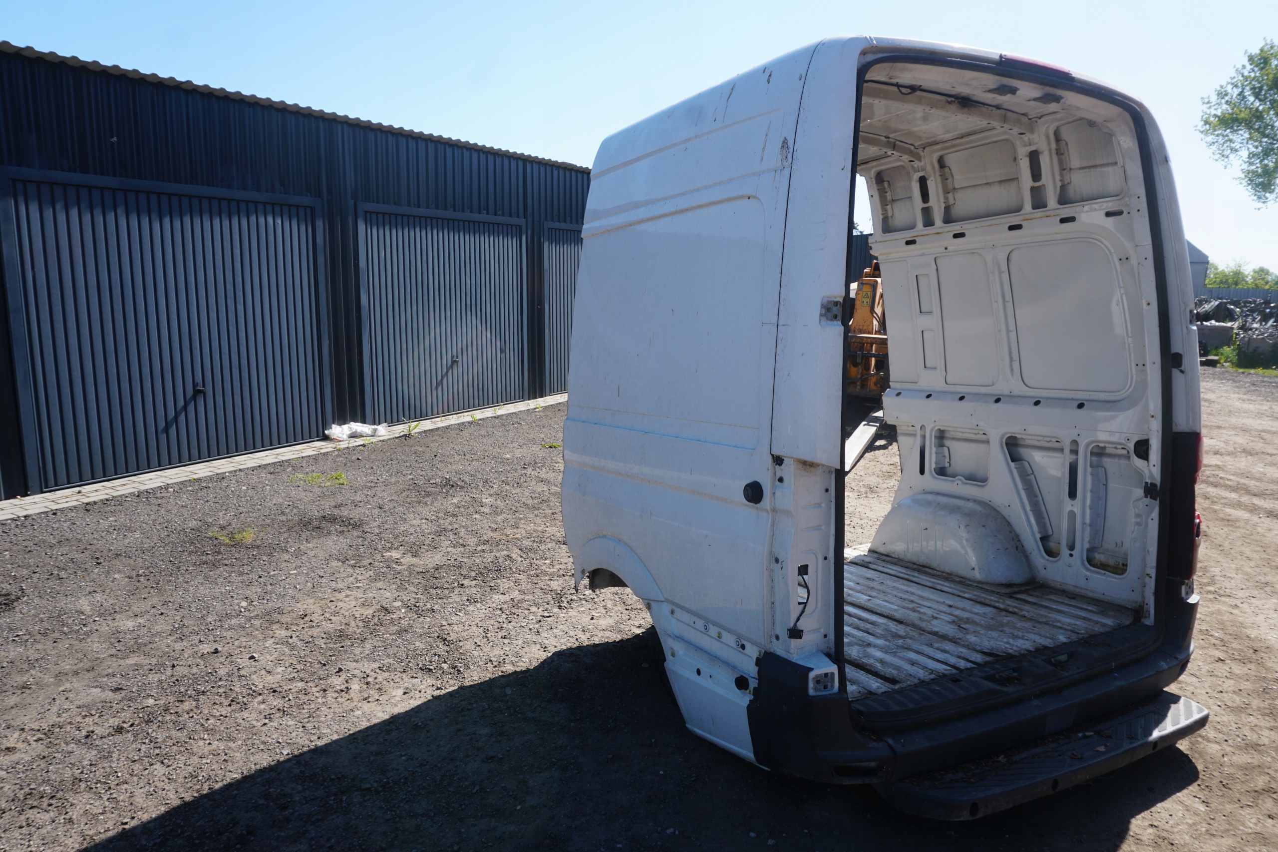 VW CRAFTER I PAS TYLNY SŁUPEK TYL 2006-2016 Typ samochodu Samochody dostawcze