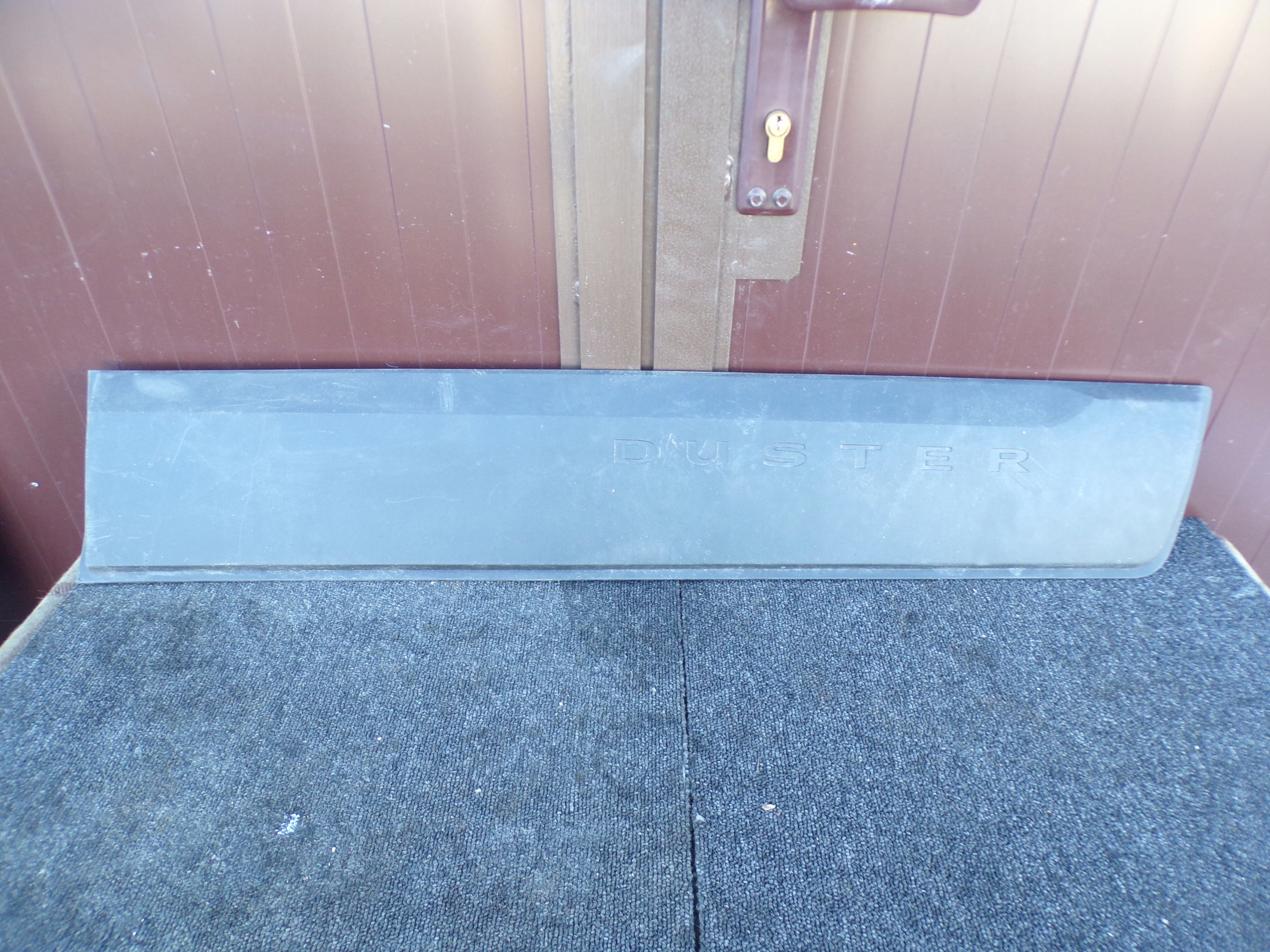 LISTWA DRZWI PRAWY PRZÓD 8201700230 DUSTER II