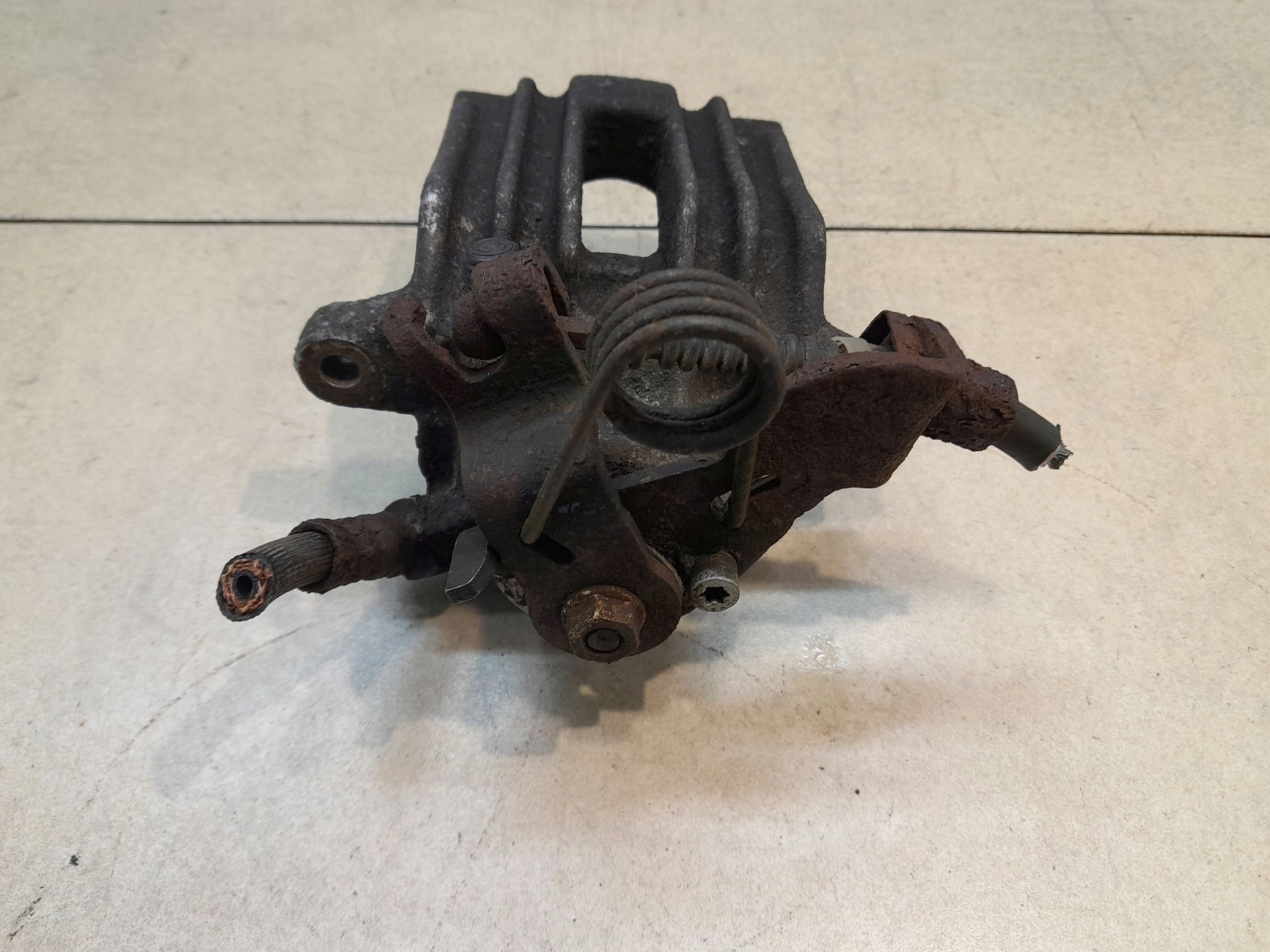 caliper brake left rear part AUDI A4 B6 2.5 TDI