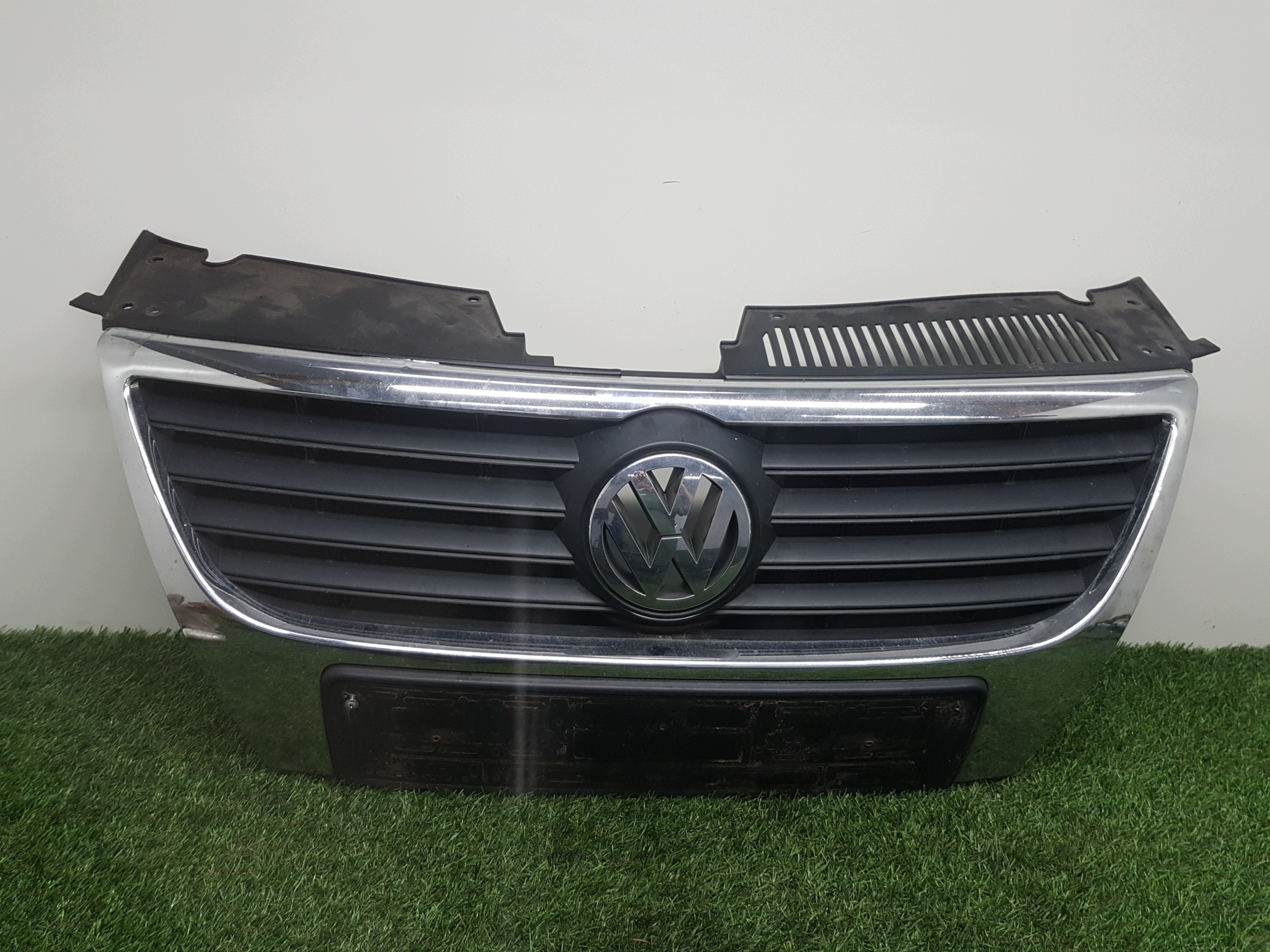grill grill VOLKSWAGEN PASSAT B6 3C0853651