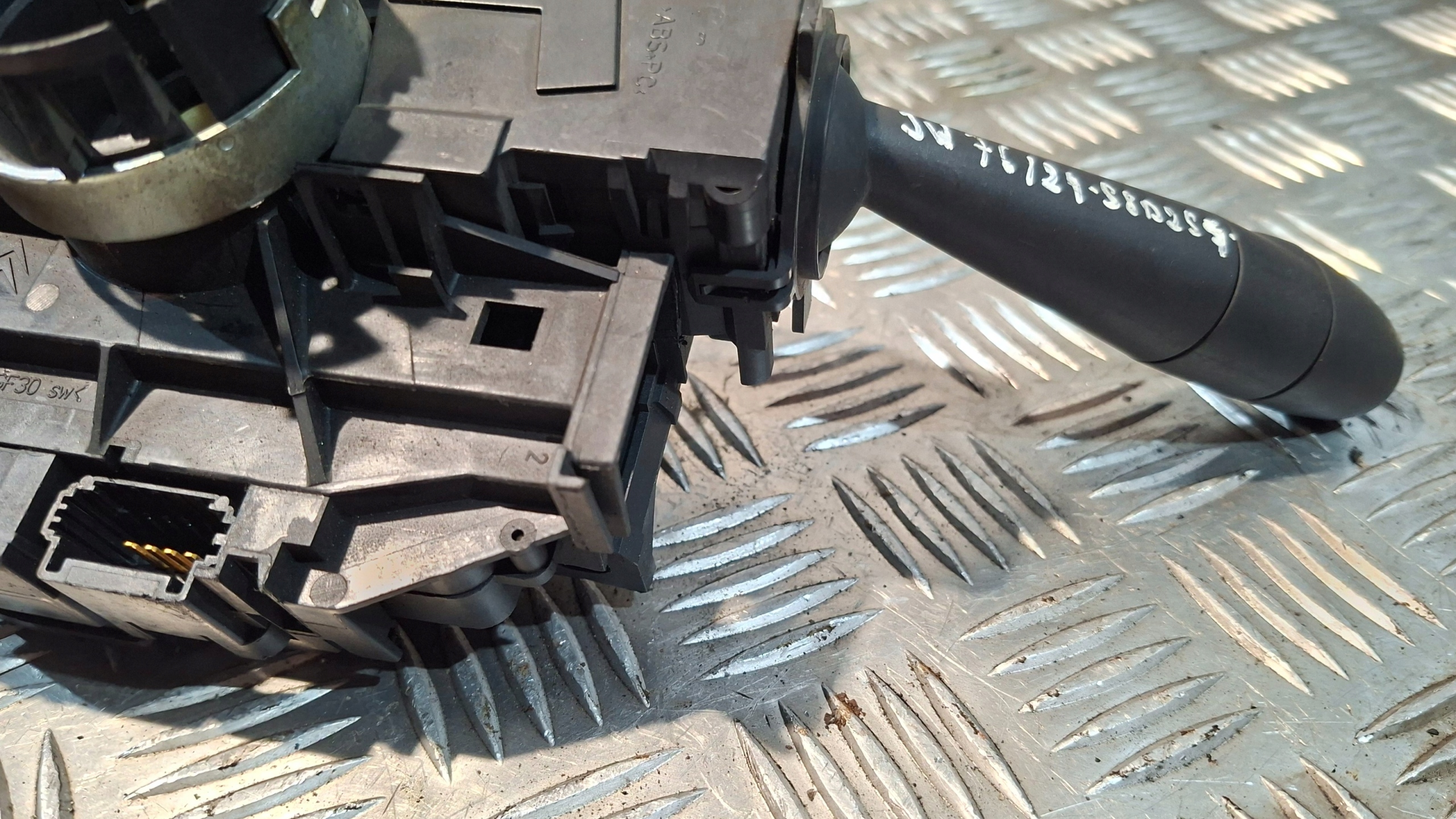 steering wheel levers and controls CITROEN C2