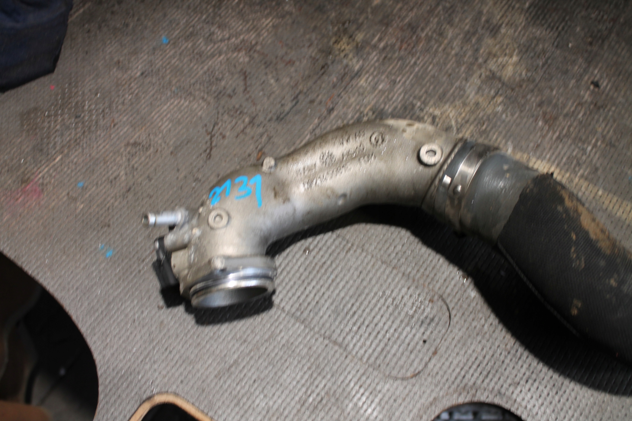 2131. rohr luft AUDI RS6 RS7 0P2145681E