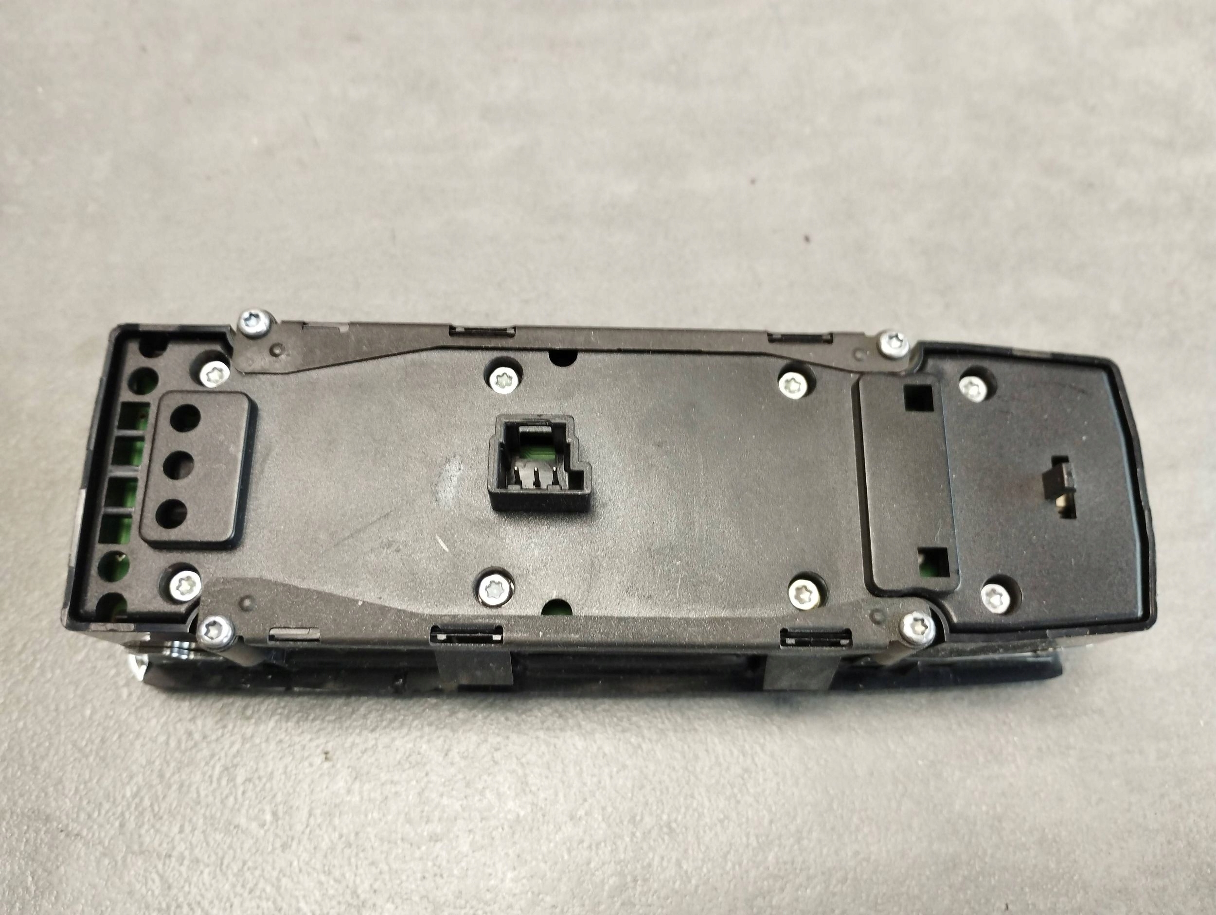 Mercedes-Benz GLE W166 Bouton PANEL Vitre A1669054400