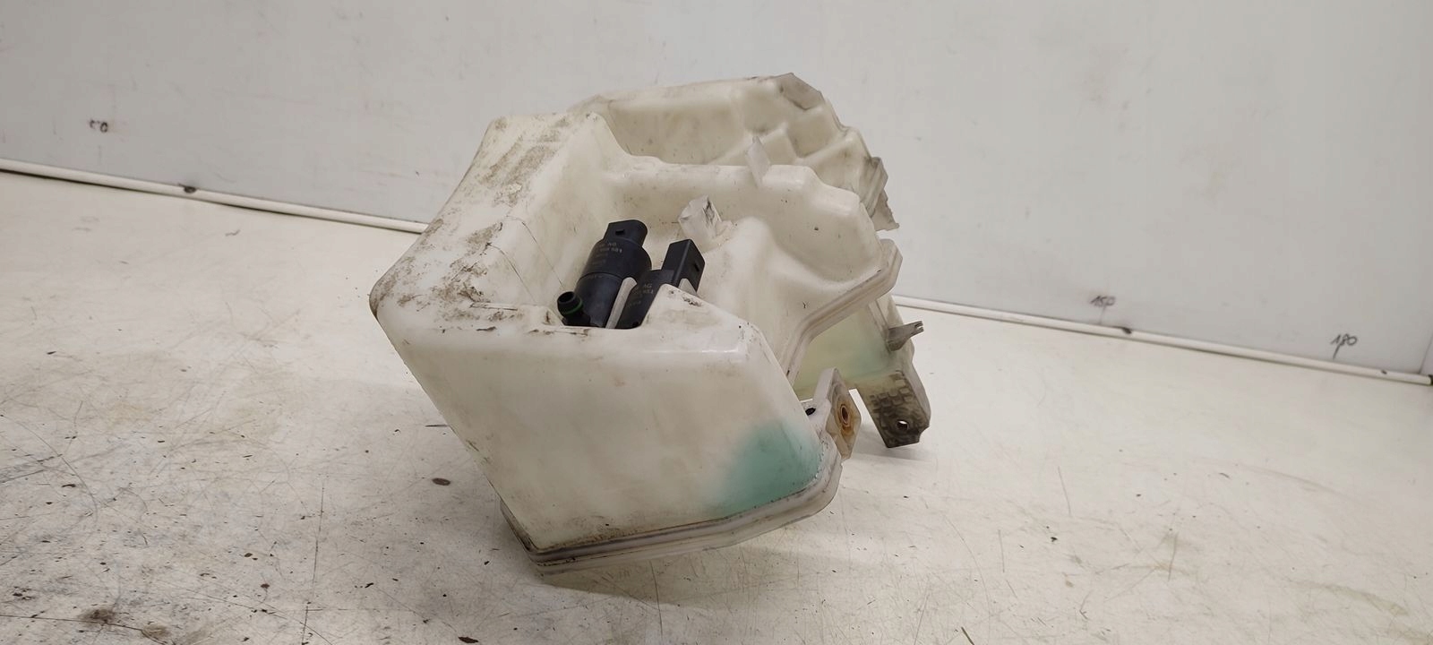 Behälter Spritzdüse Behälter VW Passat CC 2,0 TDI