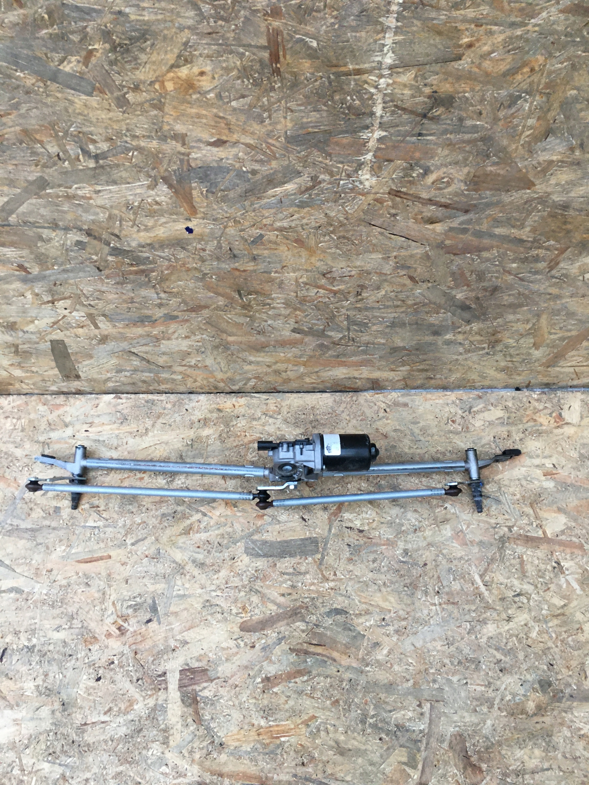 DODGE RAM 1500 19< MECHANIZM SILNICZEK WYCIERACZEK Producent części Dodge OE