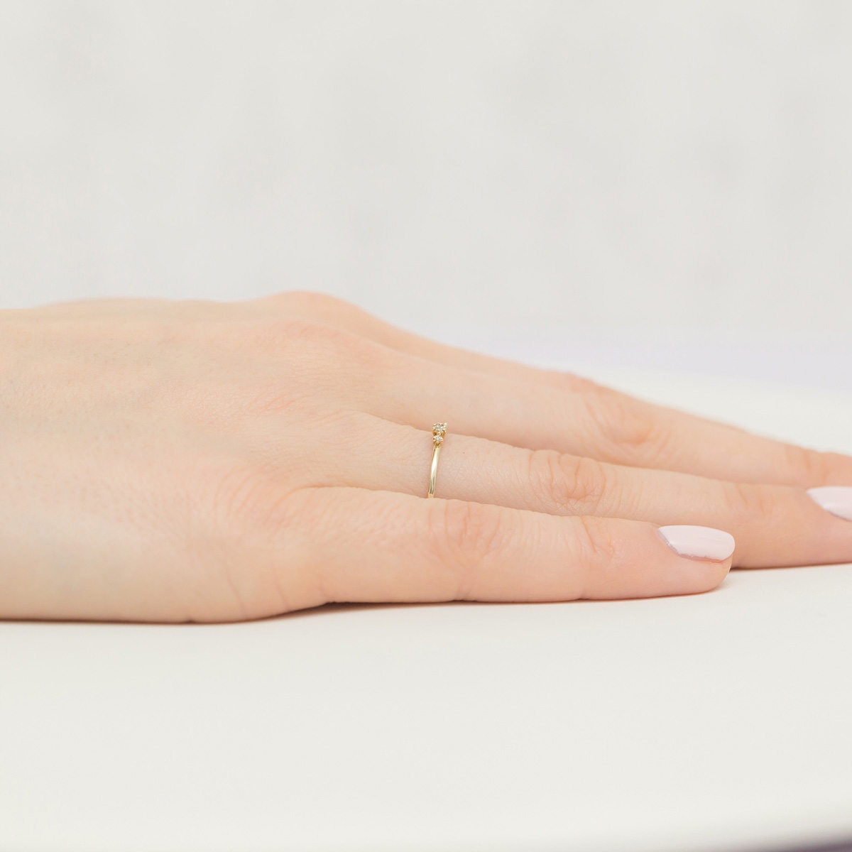 ZŁOTY PIERŚCIONEK Obrączka 333 z CYRKONIAMI r.14 Materiał złoto