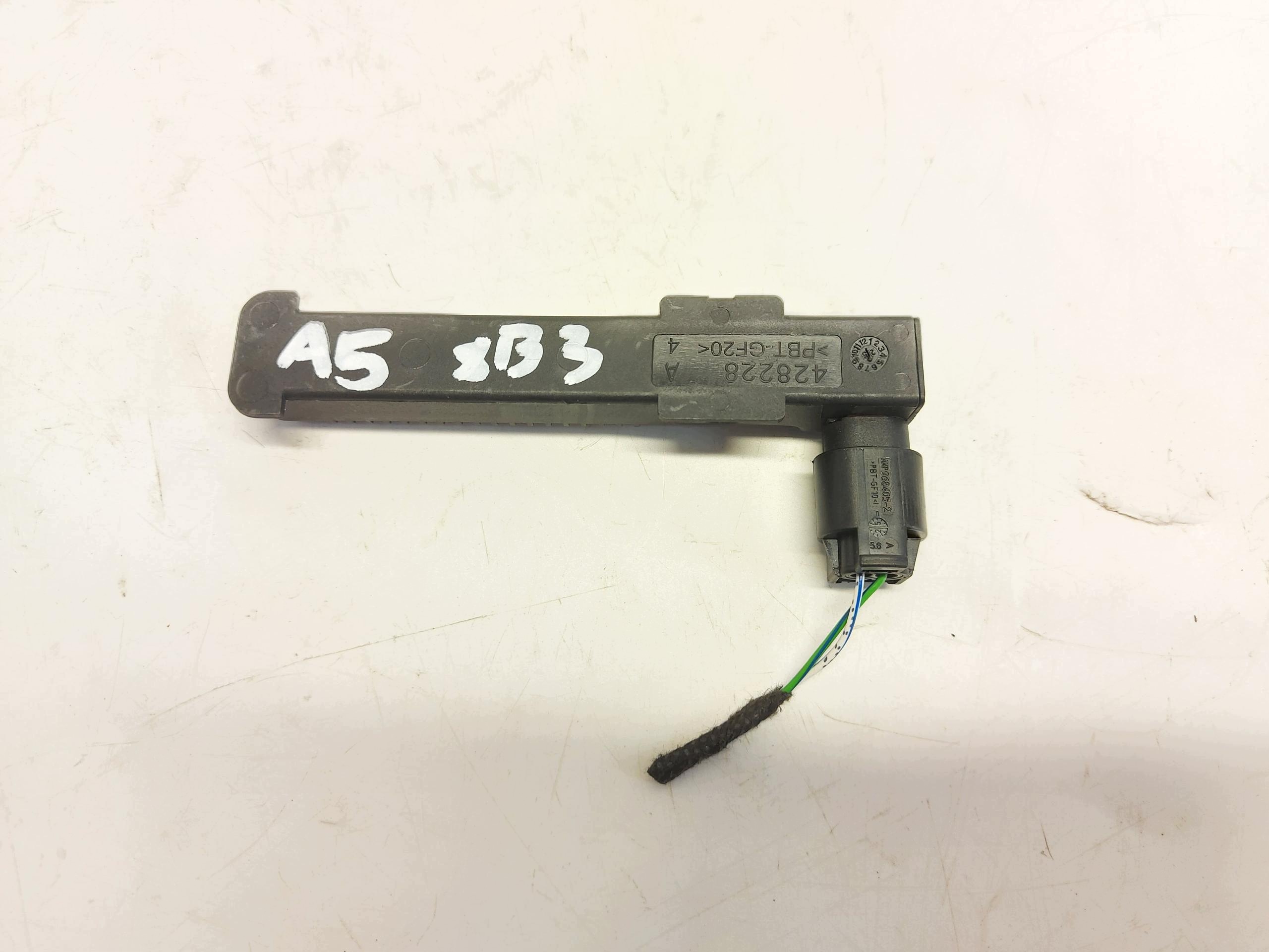 AUDI A5 8B3 B10 AVANT Antenne dostepu Keyless 85H907247