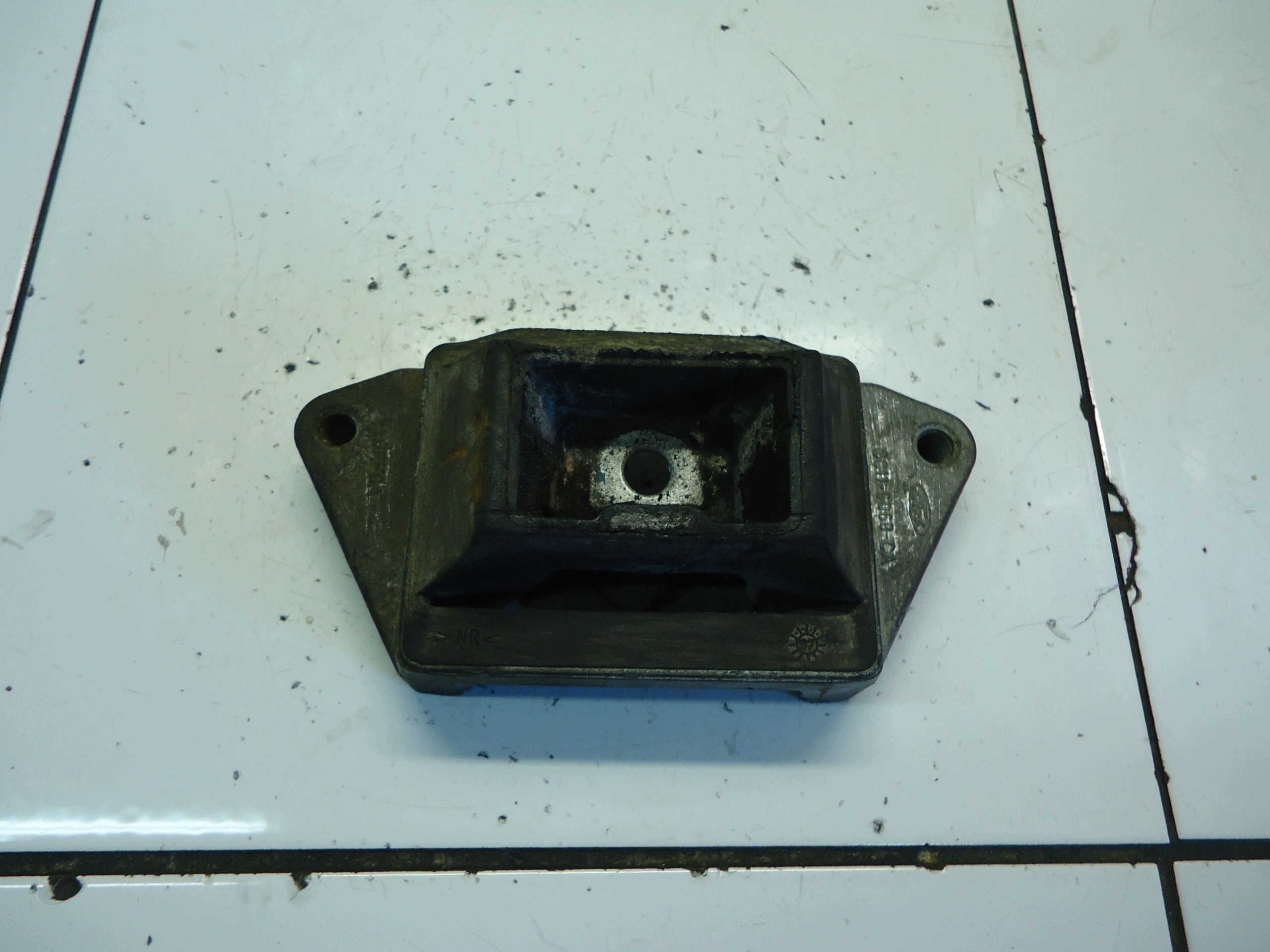 FORD TRANSIT MK7 2.4TDCI getriebehalter getriebe 6C11-6068-CA
