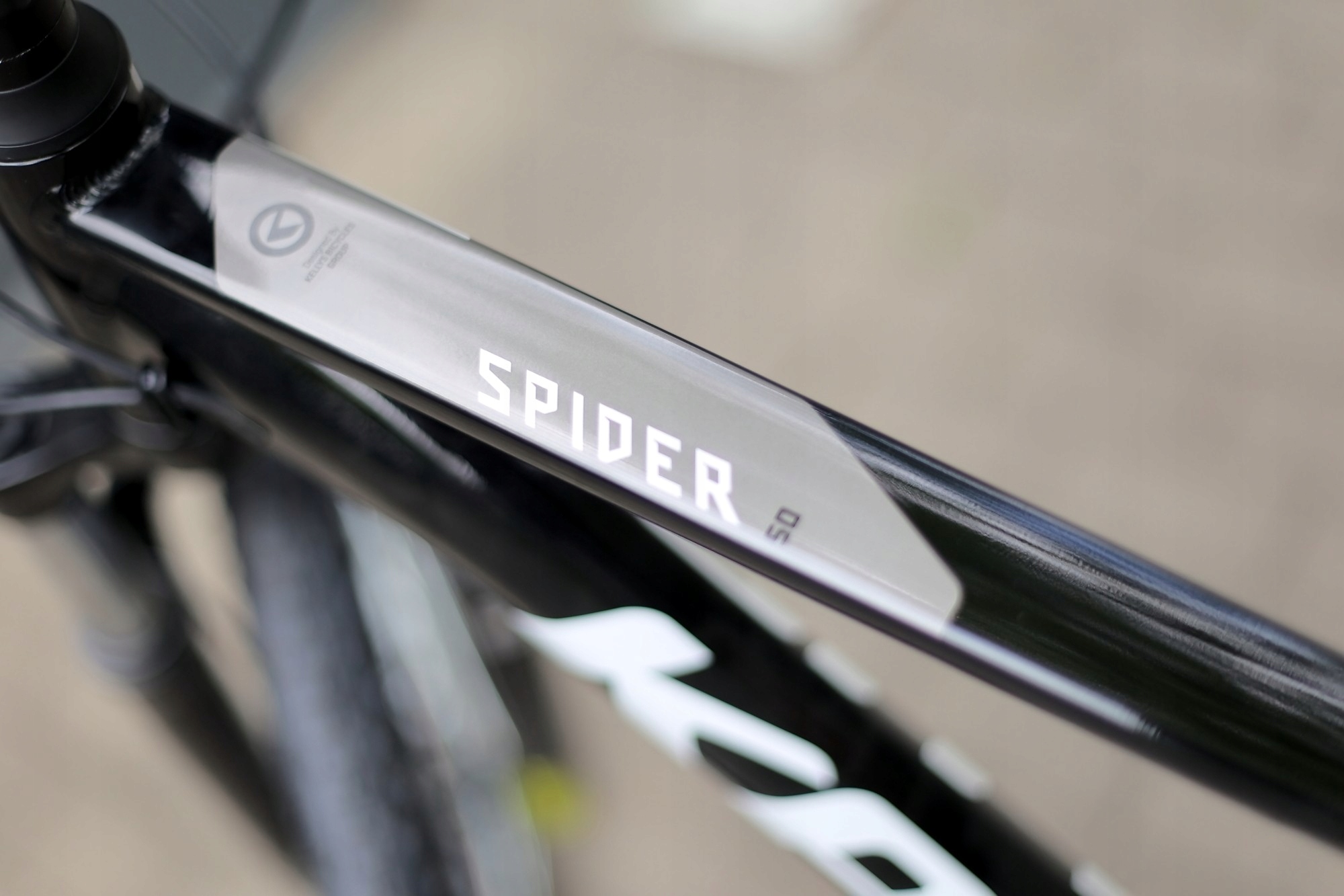 ROWER GÓRSKI KELLYS SPIDER 50 29 - CZARNO-BIAŁY L Model SPIDER 50