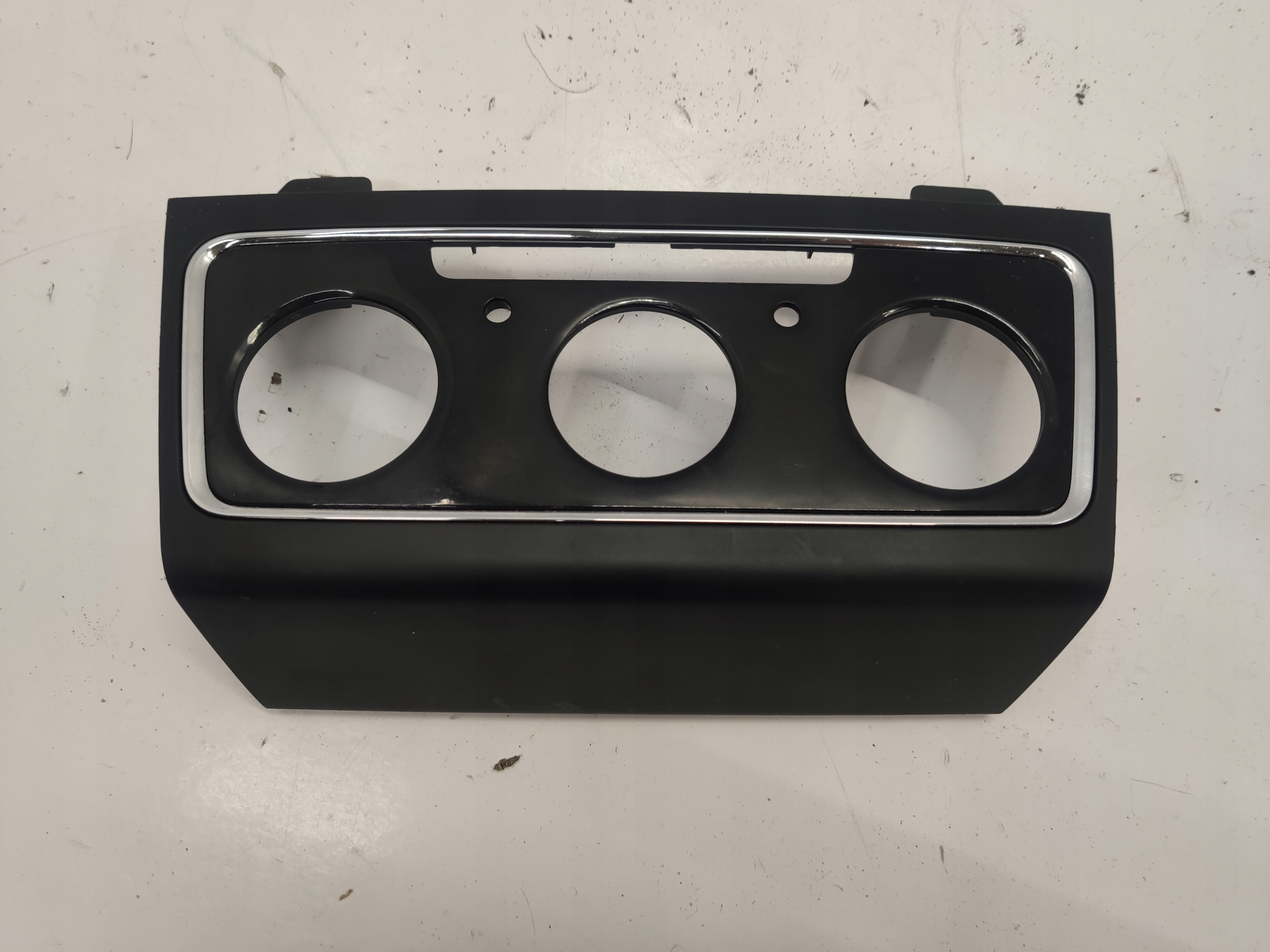 SUPERB II РАМКА ПАНЕЛИ КОНДИЦИОНЕРА 3T0863152C