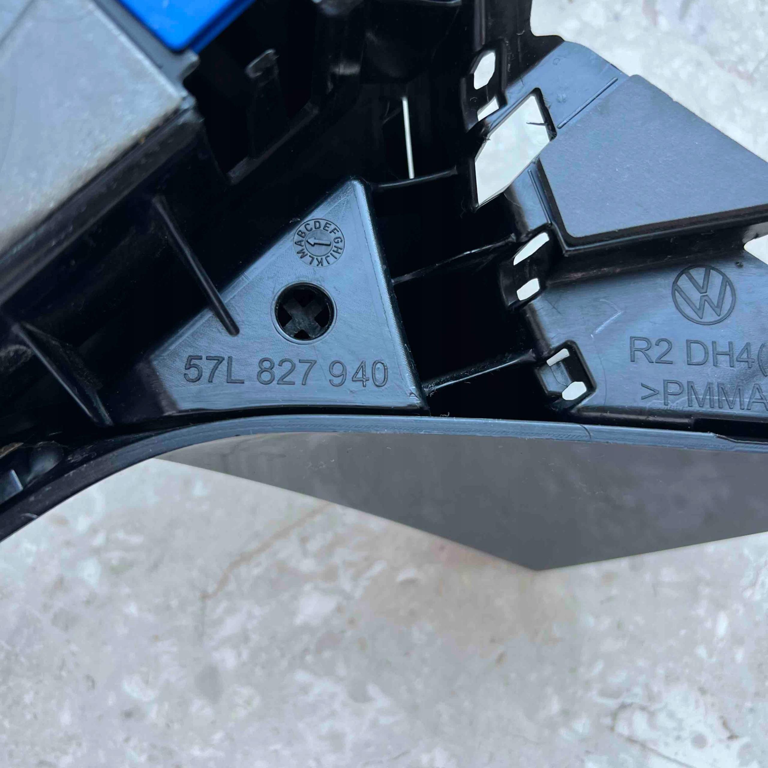 VW Tayron 2025 – cap spoilera bonnet boot right 57L827940