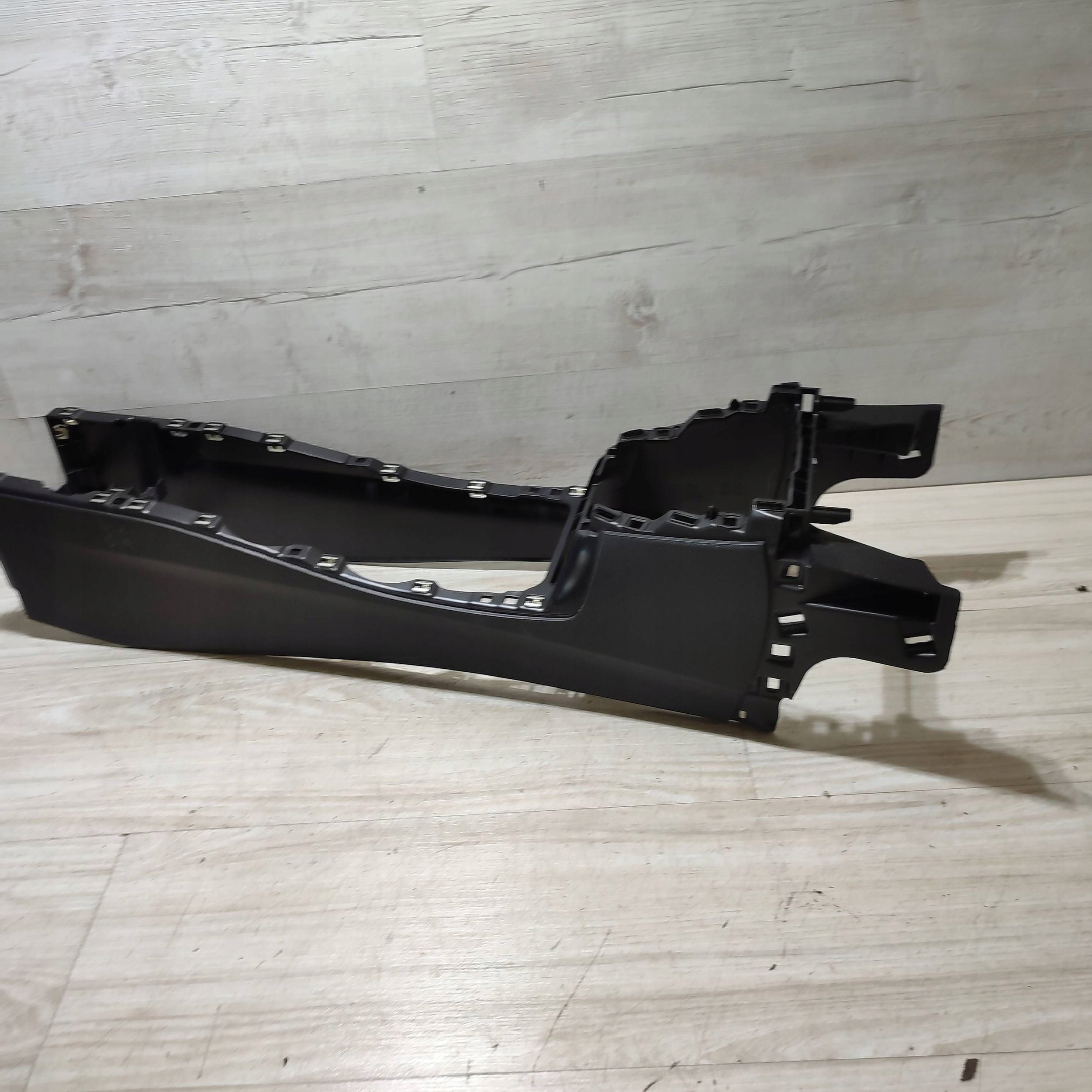 tunel mitte Opel Corsa F 9829535180