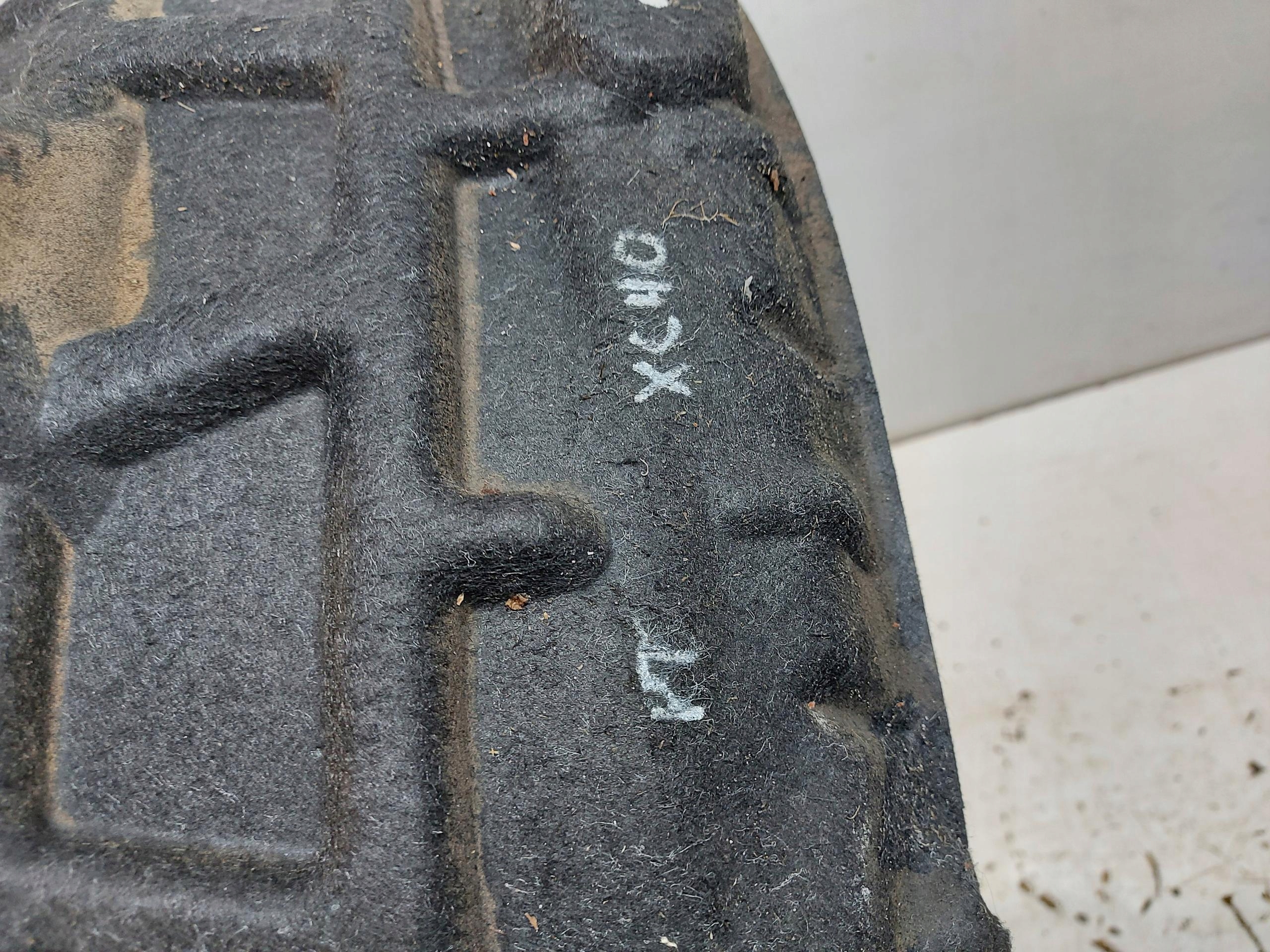 VOLVO XC40 D3 mudguard rear part right