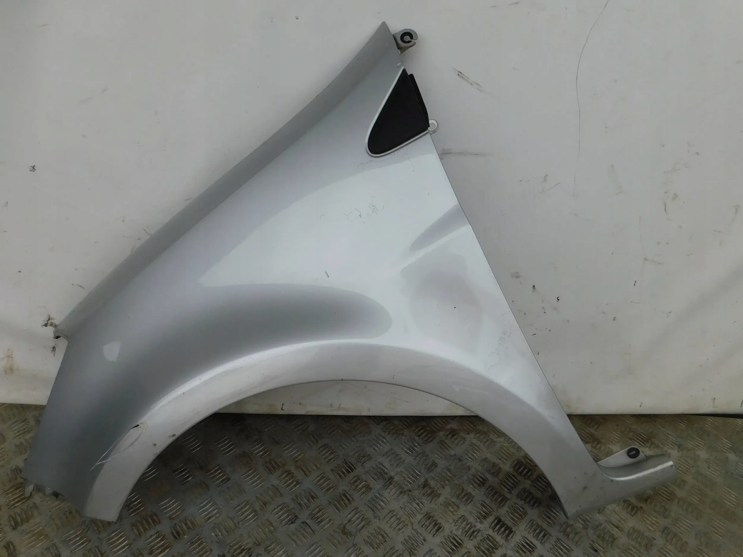 fender front front left RENAULT CLIO III 3 195