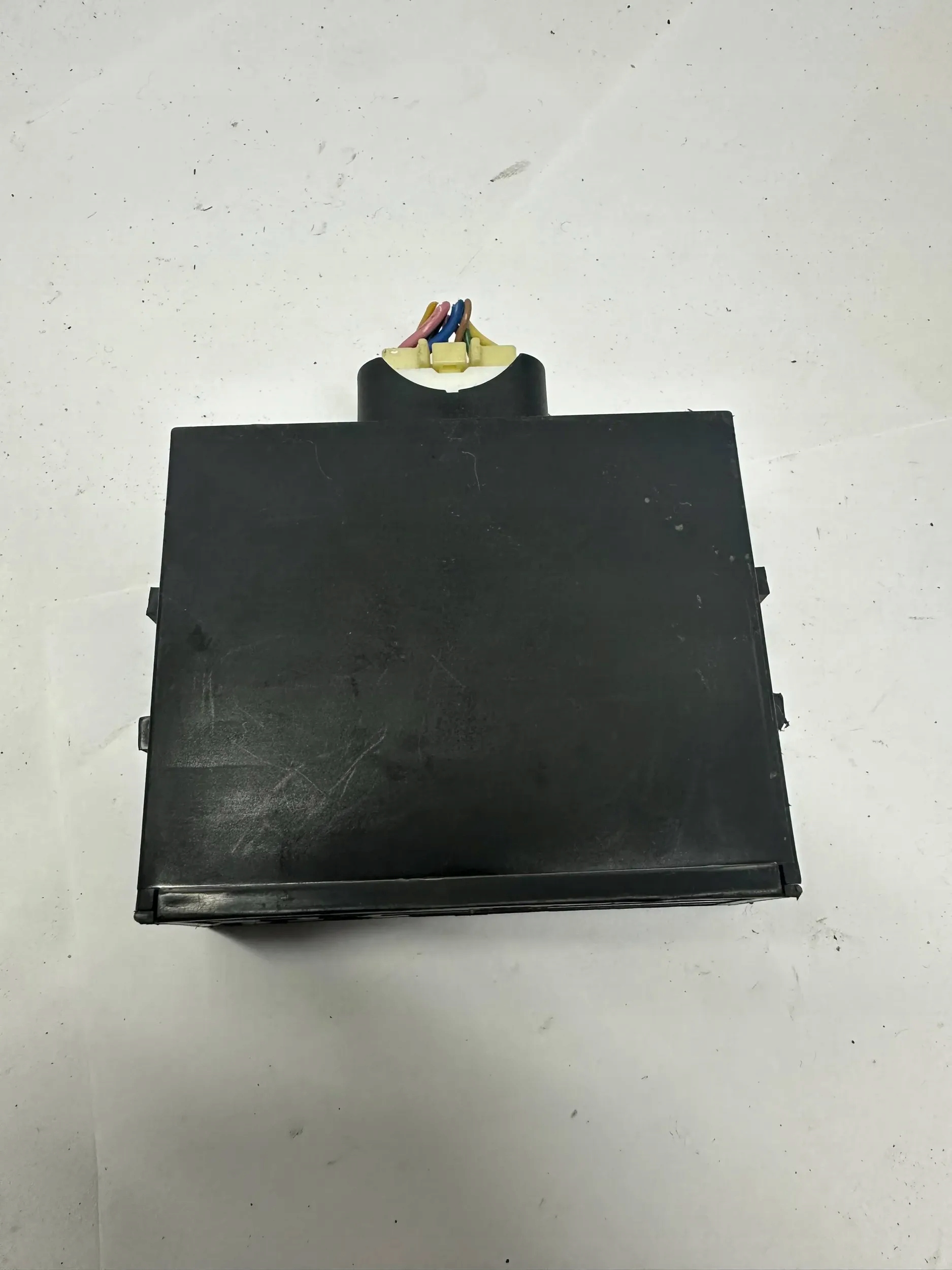 Unité commande confort AYGO et C1 107 08r 89740-0H011