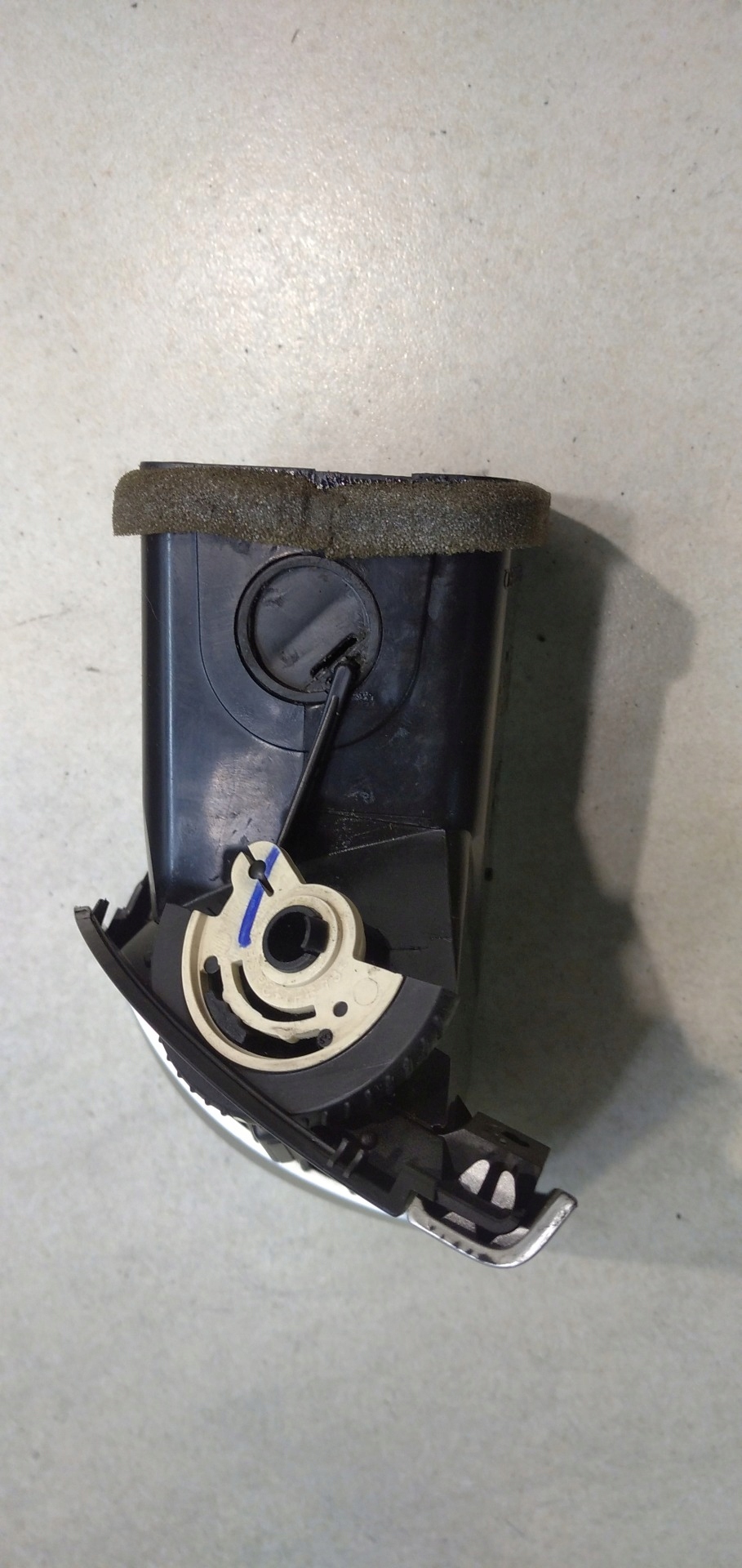 grid air conditioning devices left PEUGEOT 206 plus 9683399880