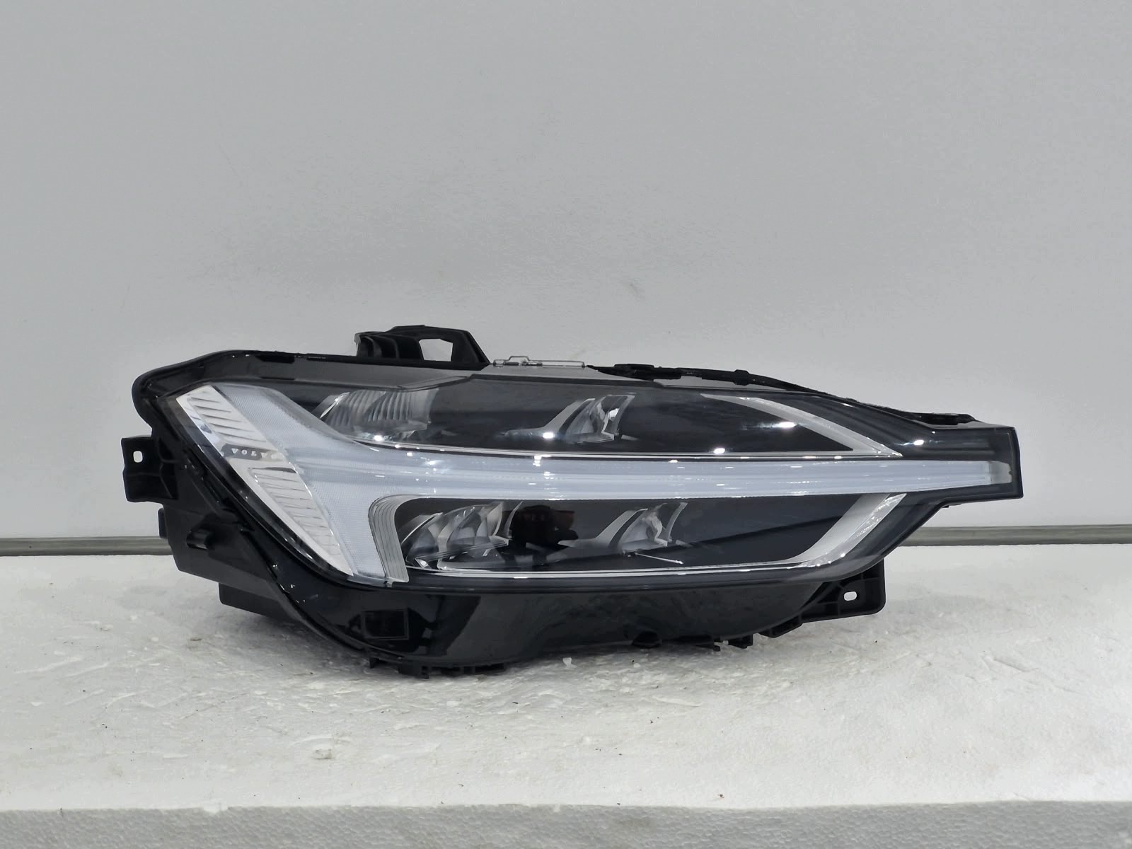 light right Volvo XC60 II LIFT FULL LED MID LED