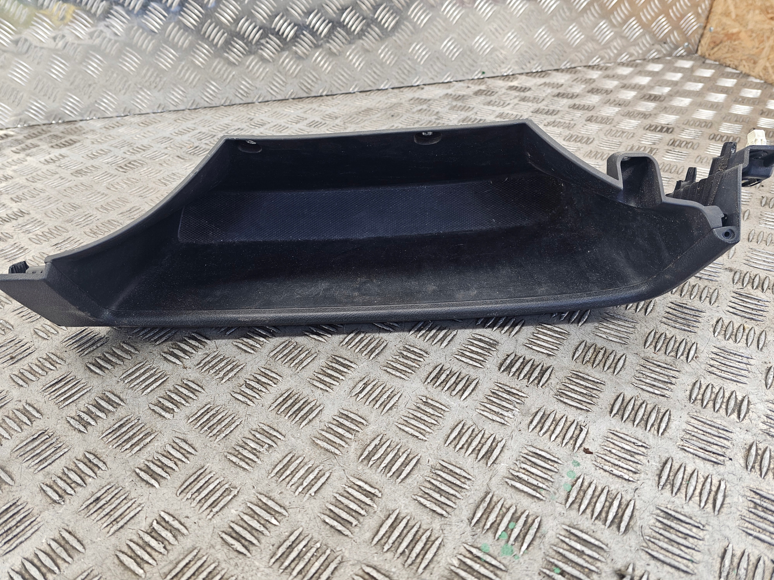 Handschuhfach Armaturenbrett MERCEDES SPRINTER 910 907 A9106802700