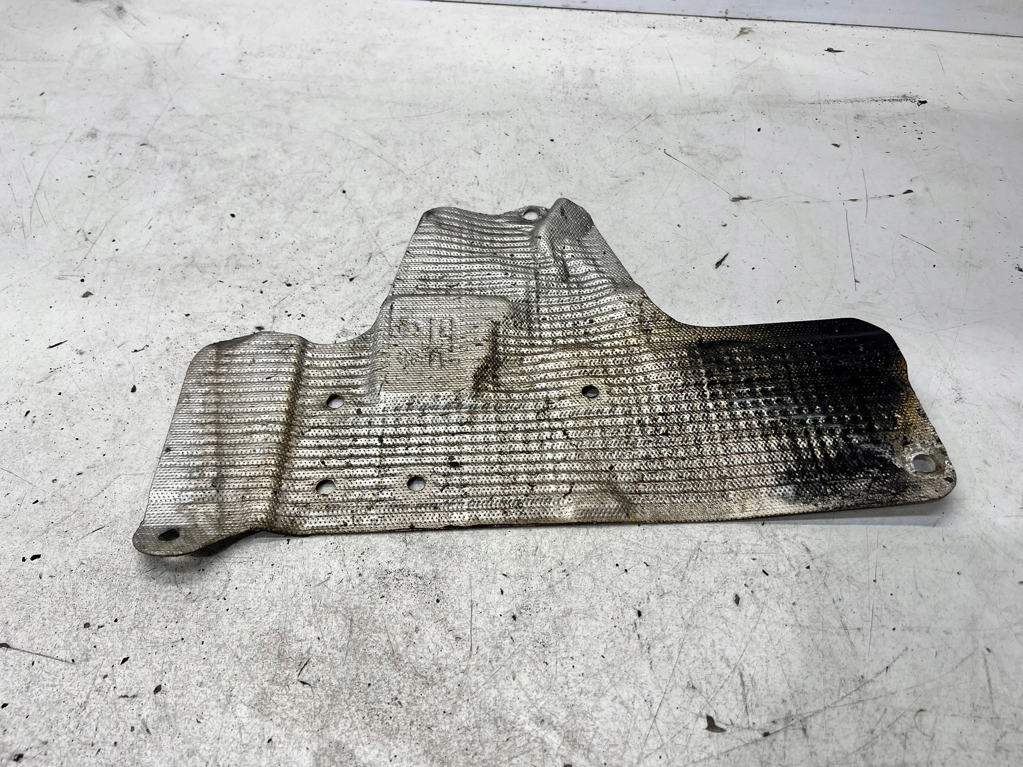 kryt TERMICZNA výfuku AUDI Q7 4M 4M0825641E