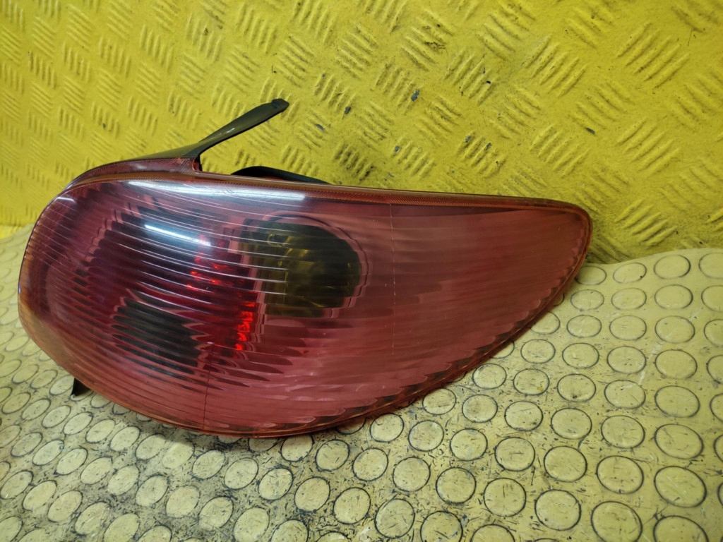 PEUGEOT 206 light right rear part