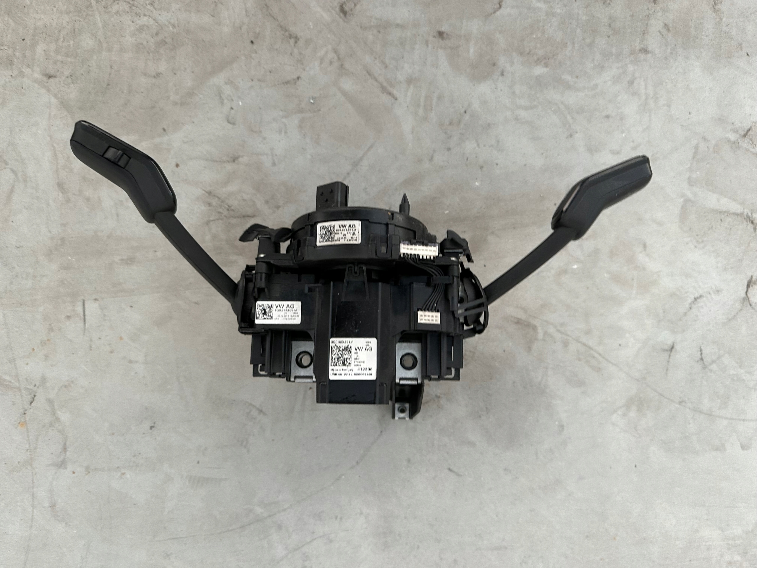 VW PASSAT B8 steering wheel levers and controls ring control