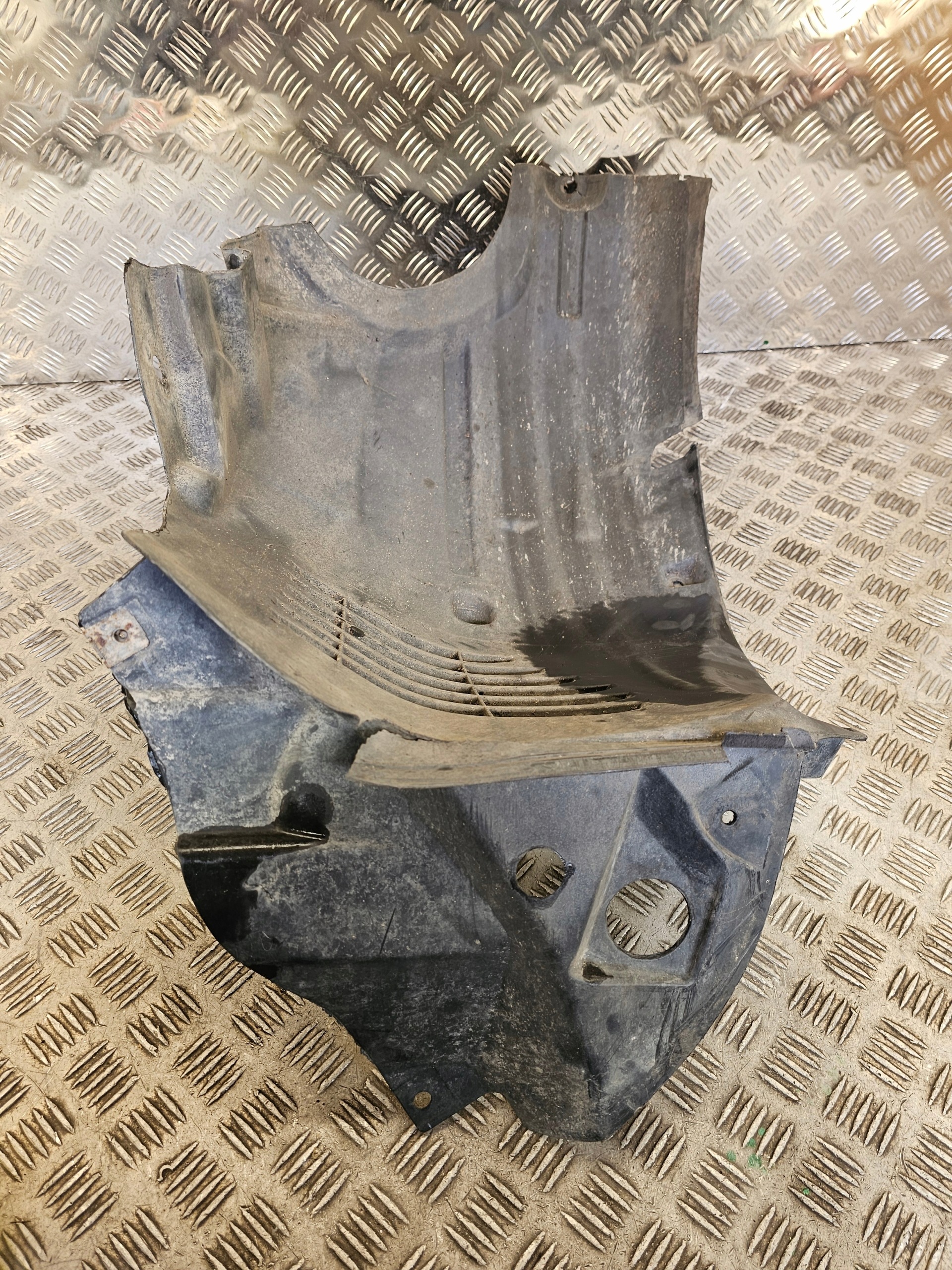 MERCEDES W212 mudguard right front A2126906230