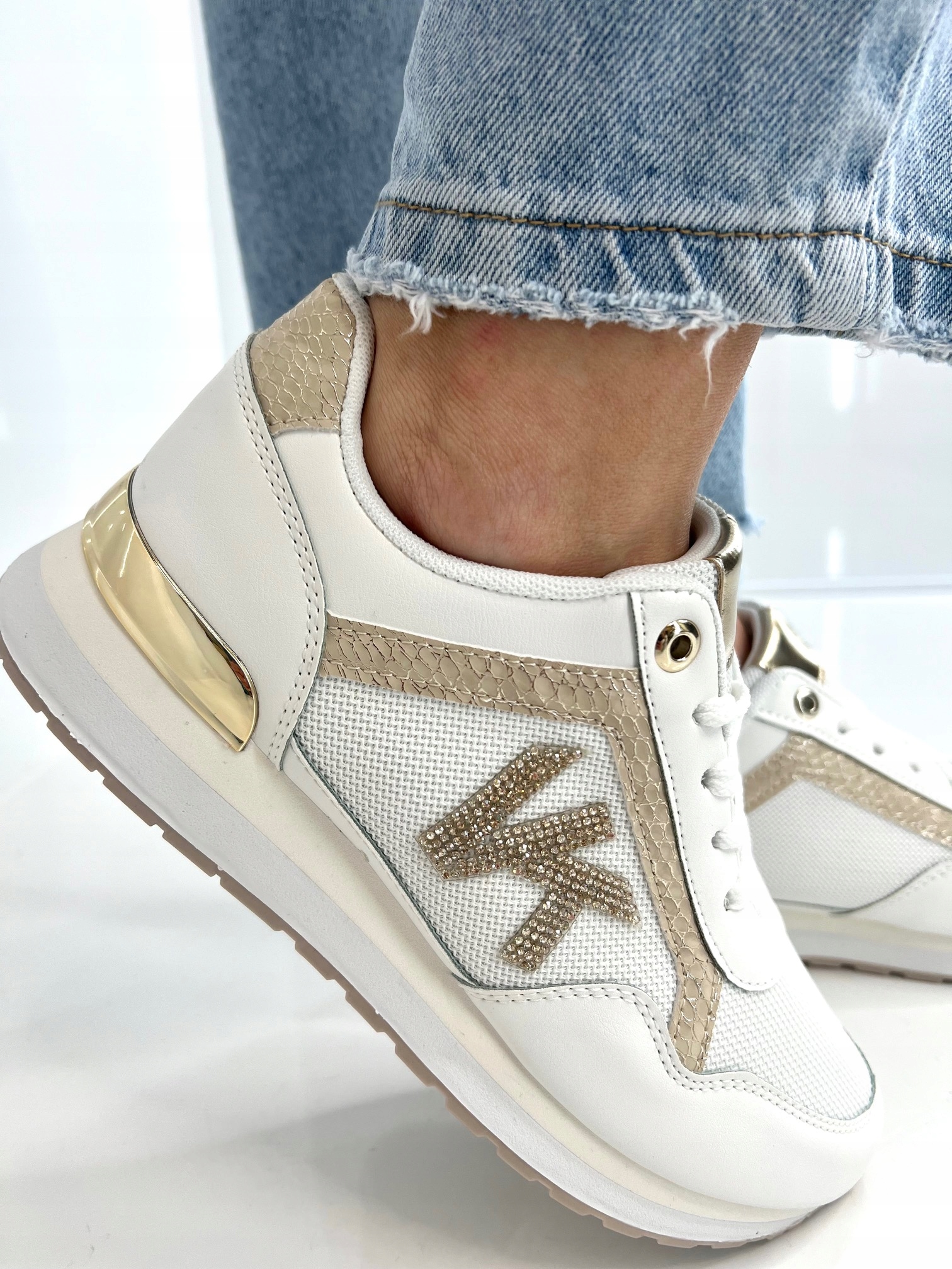 Sneakersy Damskie Białe Adidasy Modne Buty Sportowe Złote Dodatki 39