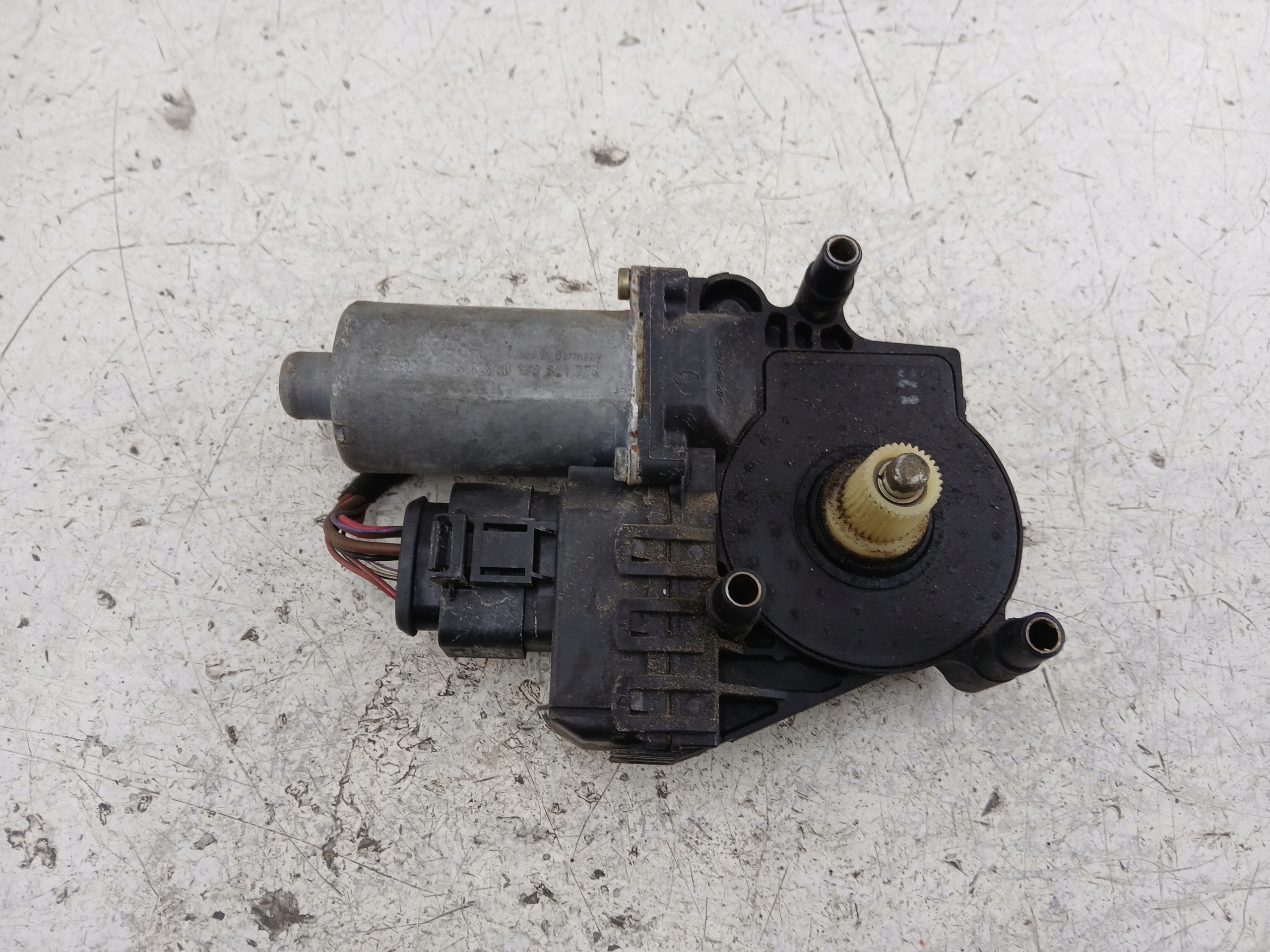AUDI A6 C5 mini motor windows right front 0130821774