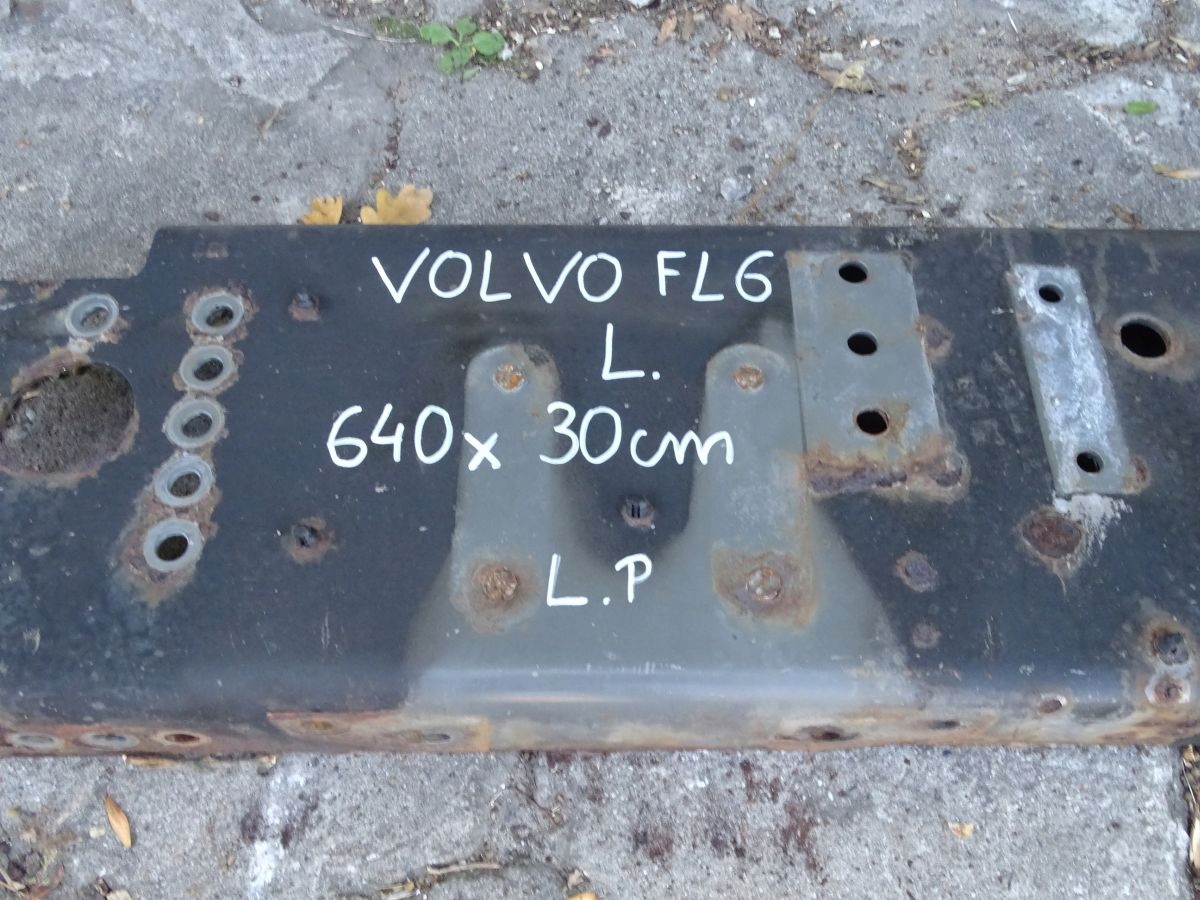 VOLVO FL6 00 06 RAMA LEWA BOK 22 5 640x30CM Car type Trucks