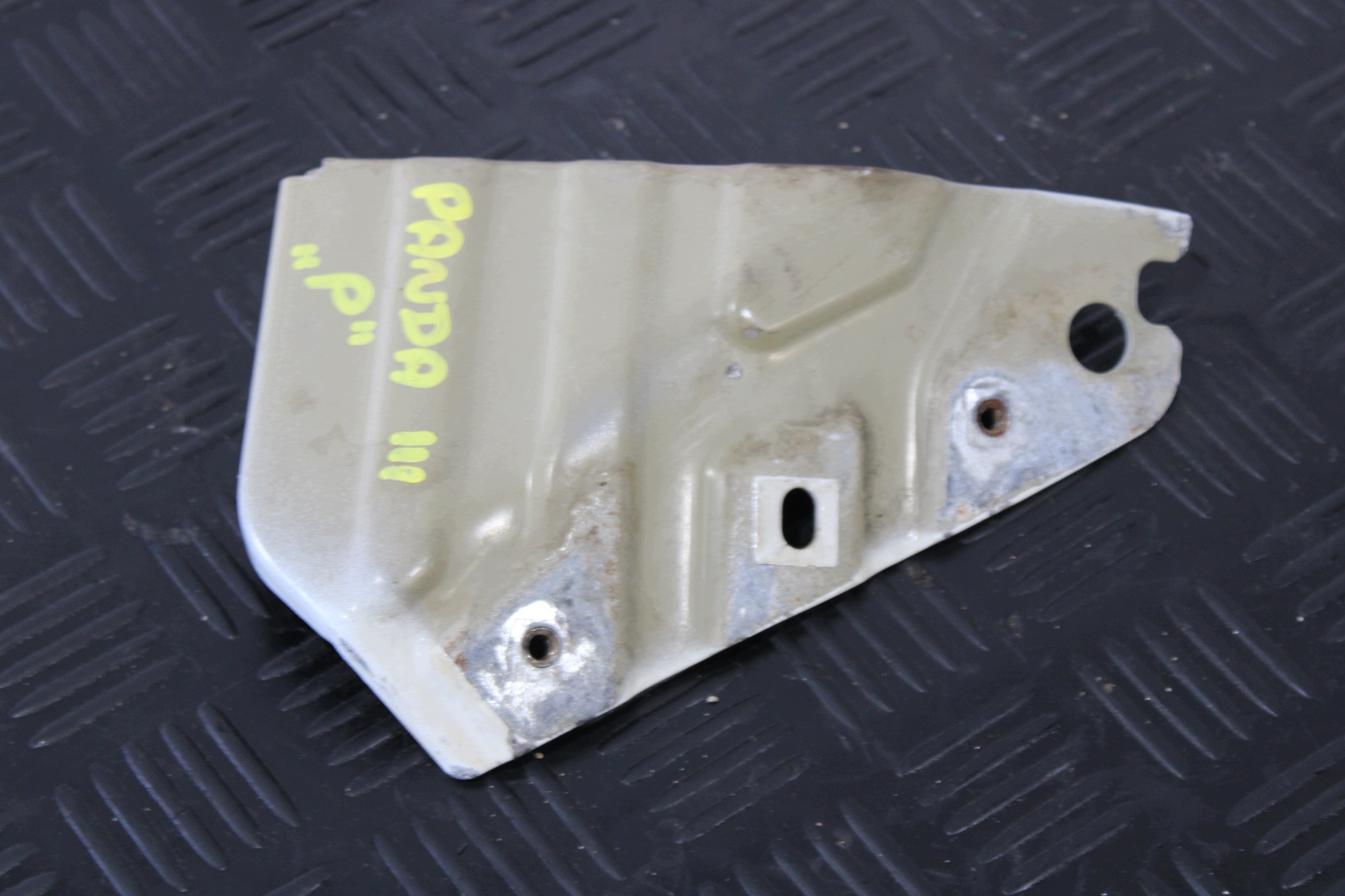 Console Support plaque Aile Droite Avant FIAT PANDA III 3 2016