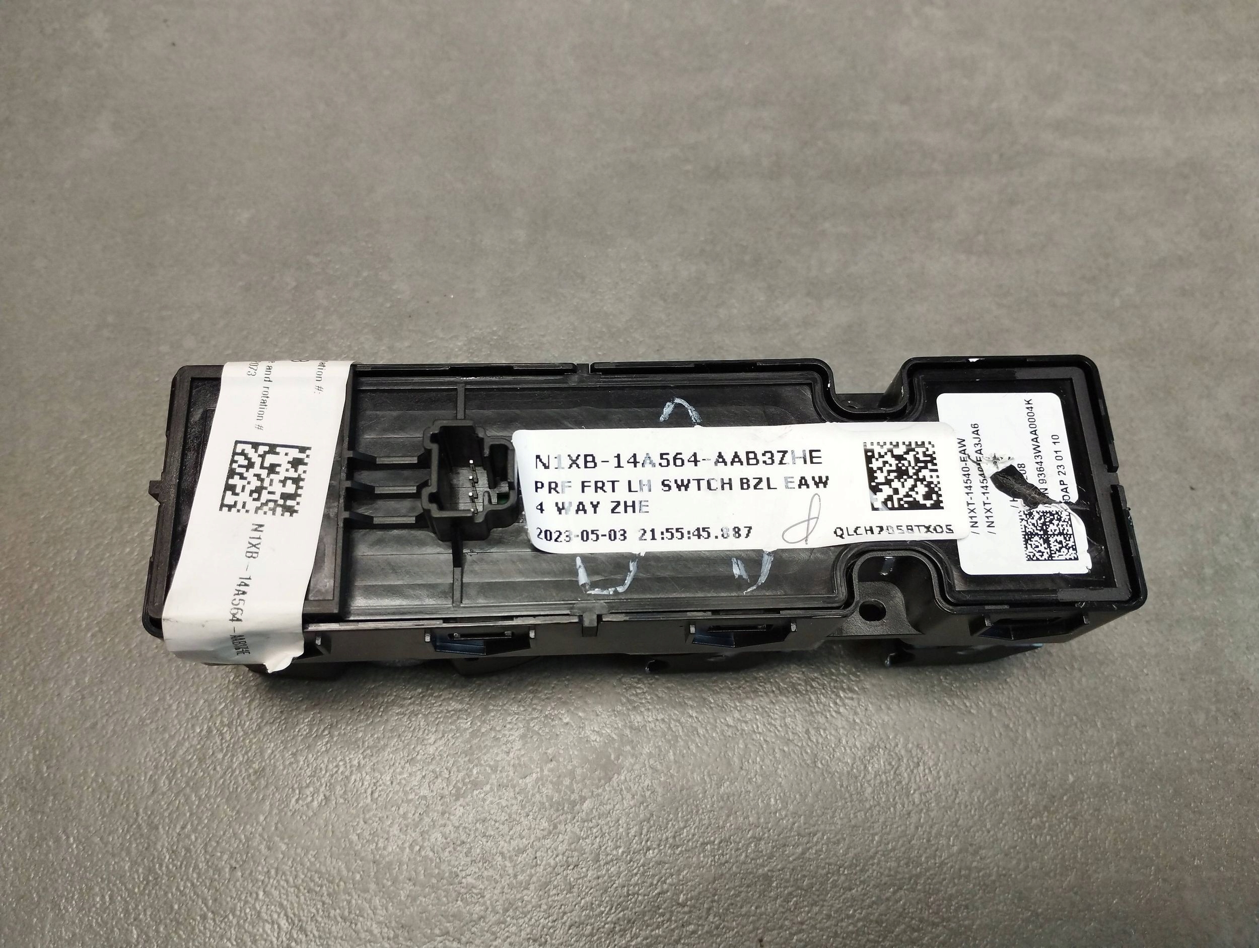 Volkswagen Amarok II 2023 window control switch left front N1XB14A564AA