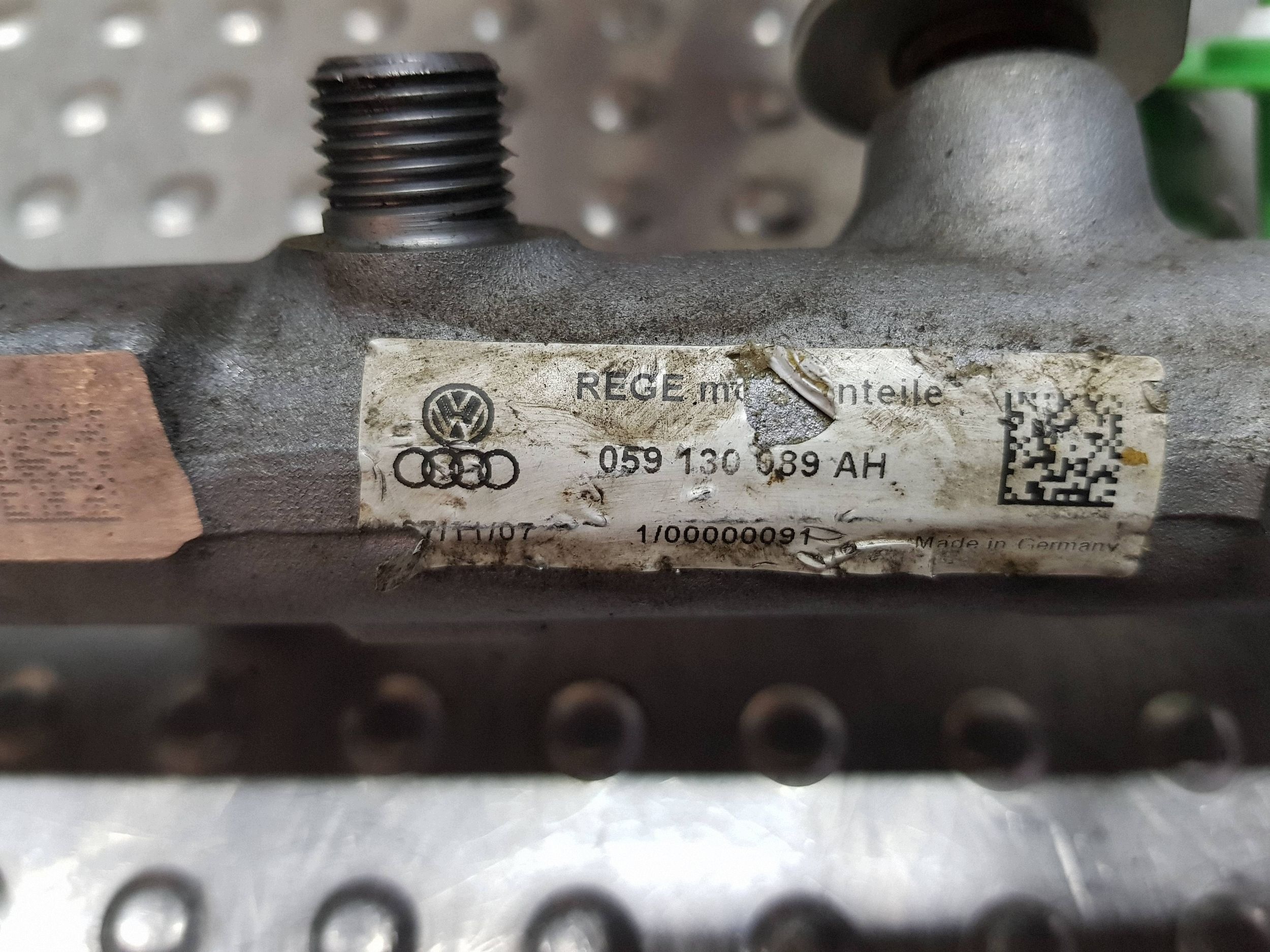 injection ramp left sensor 059130089AH AUDI A4 B8 A5 8T A6 C6 3.0 TDI