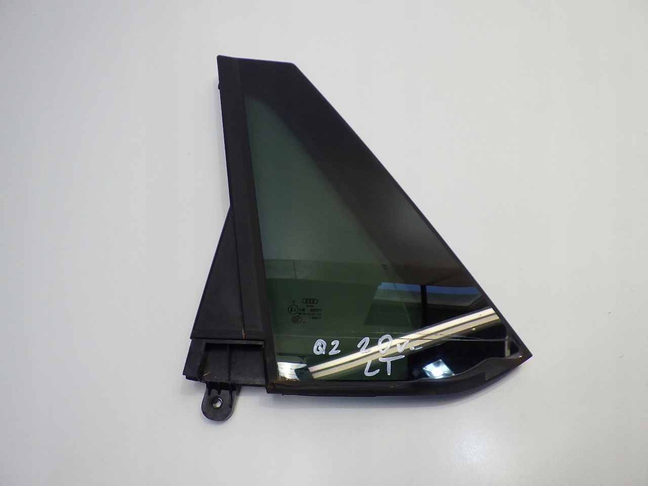 81A845213C - AUDI Q2 81A 2020 скло трикутник двері лівий задній