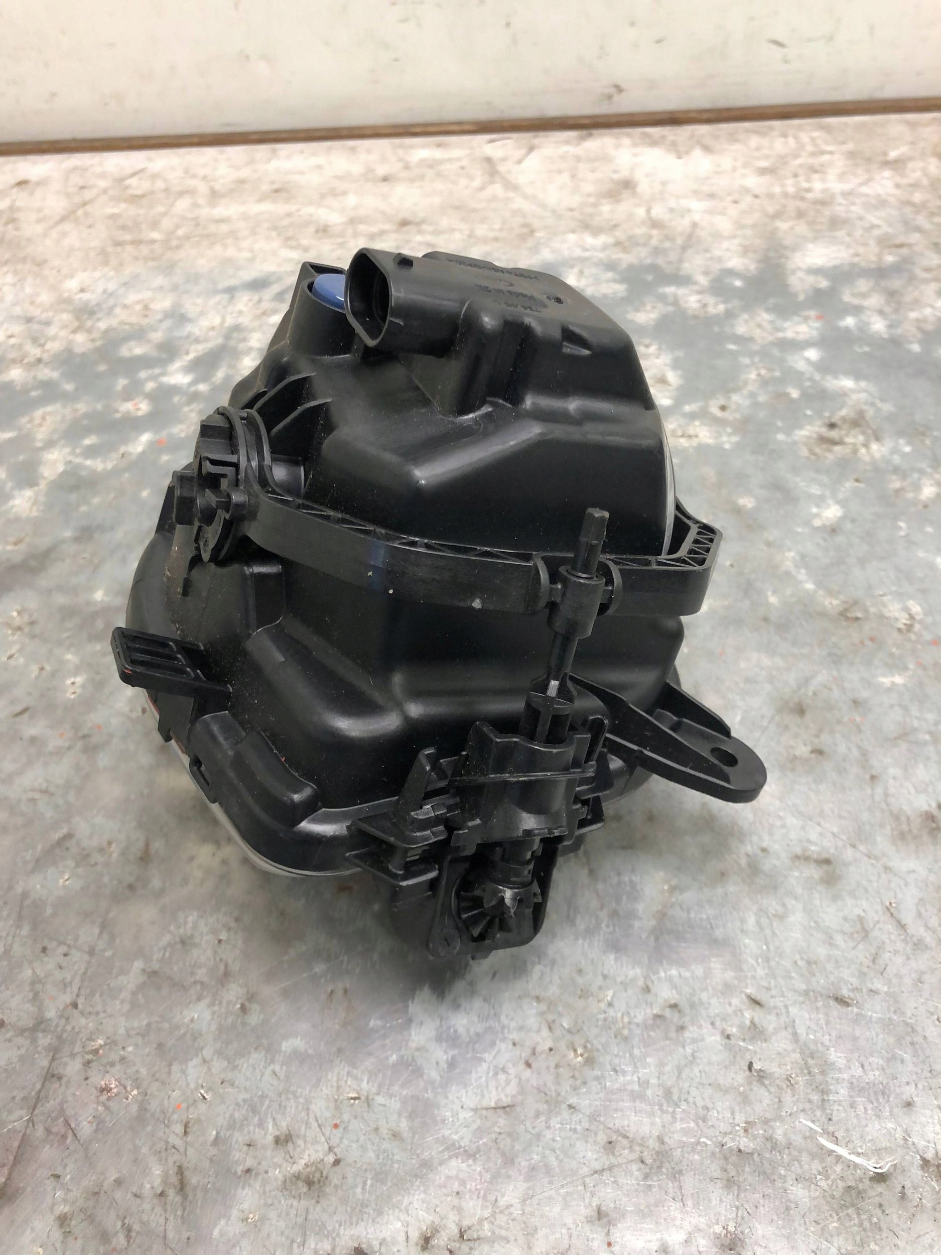 fog light left front BMW X2 F39 7444805