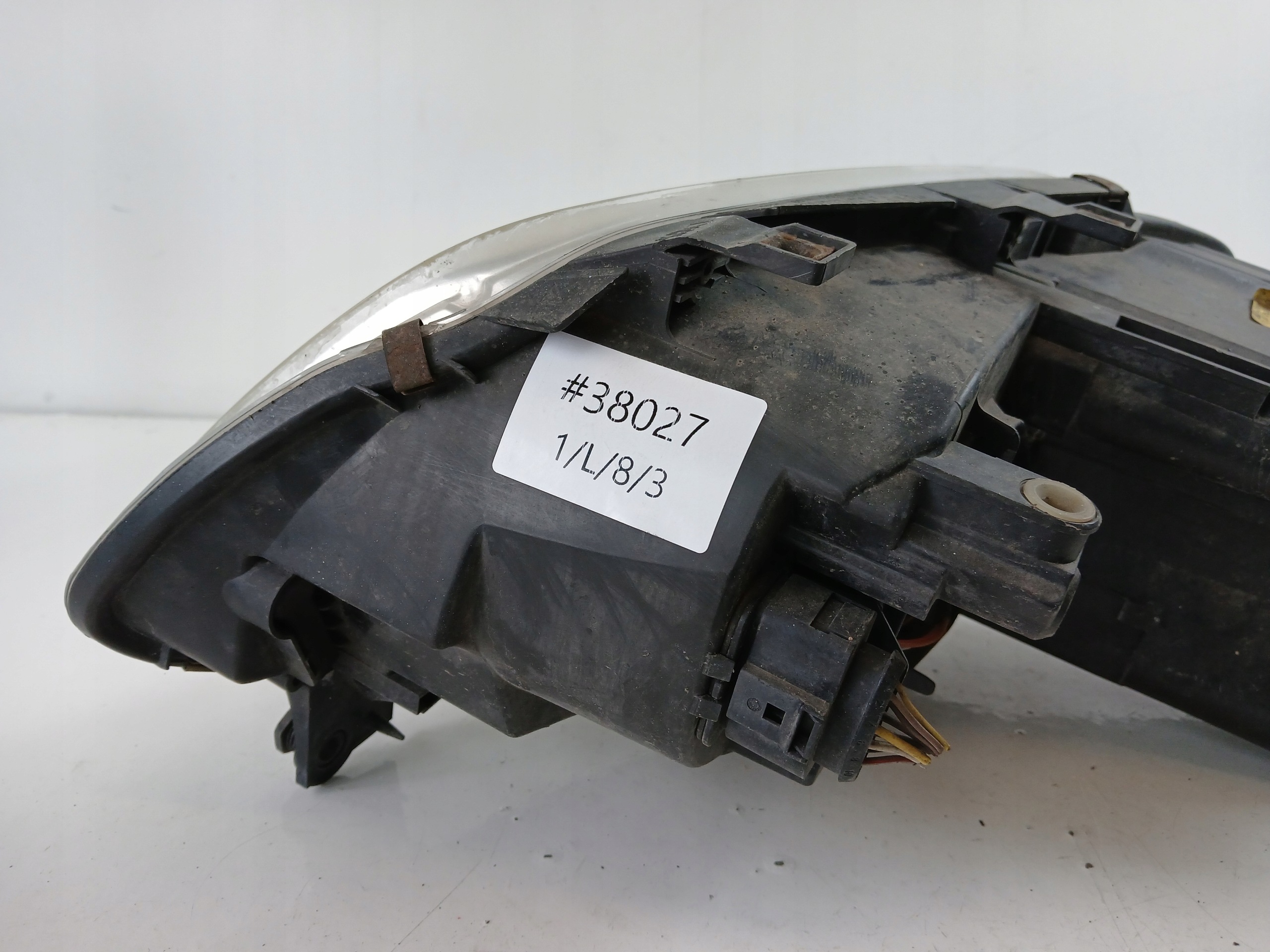 VW TOURAN and light right front