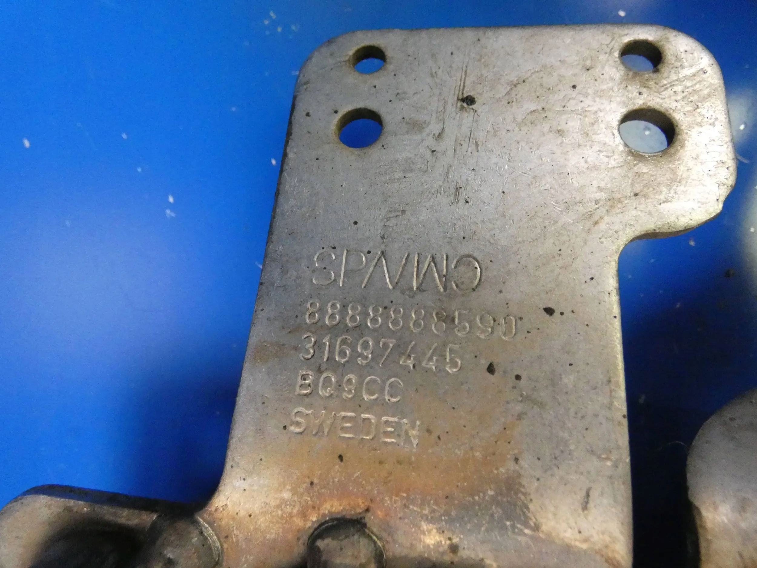 VOLVO V90 II S90 XC90 II XC60 II V60 2.0 D4 console holder gearboxes