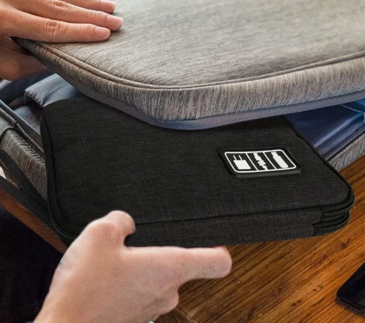 ORGANIZER PODRÓŻNY TORBA KOSMETYCZKA POKROWIEC ETUI NA ŁADOWARKI KABLE Kod producenta 02857