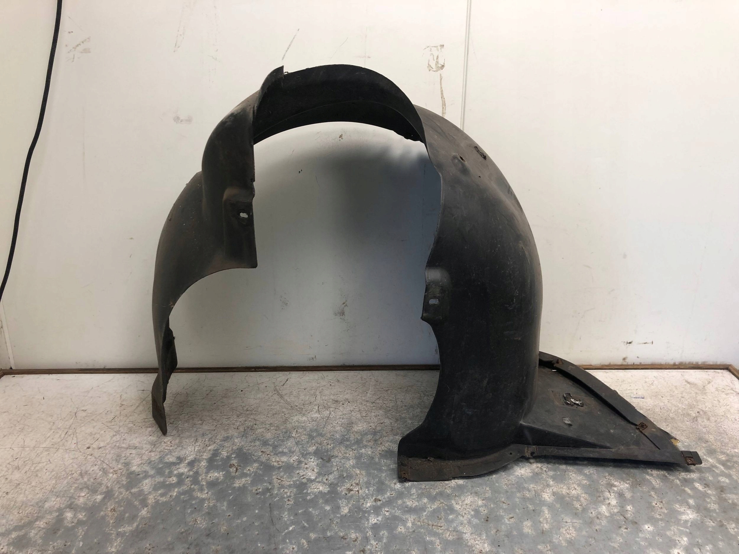mudguard left front VW POLO IV 9N 6Q0809957