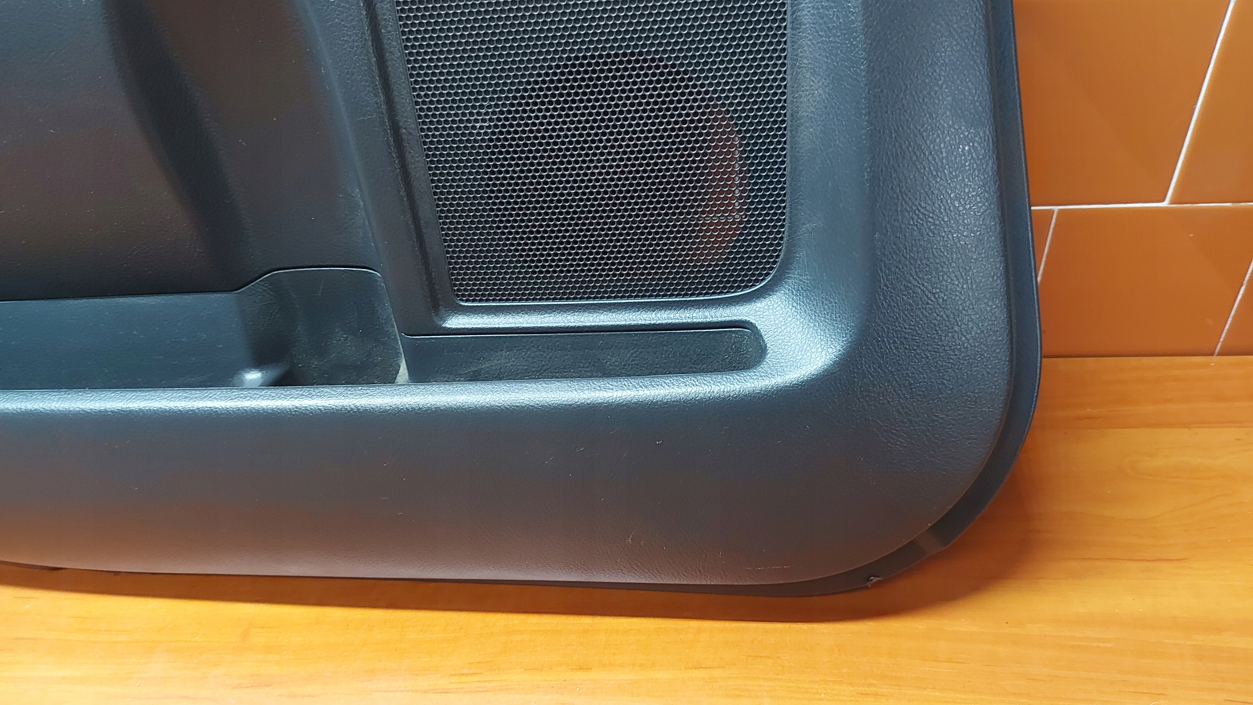 upholstery side door left left rear part TOYOTA COROLLA VERSO II 04