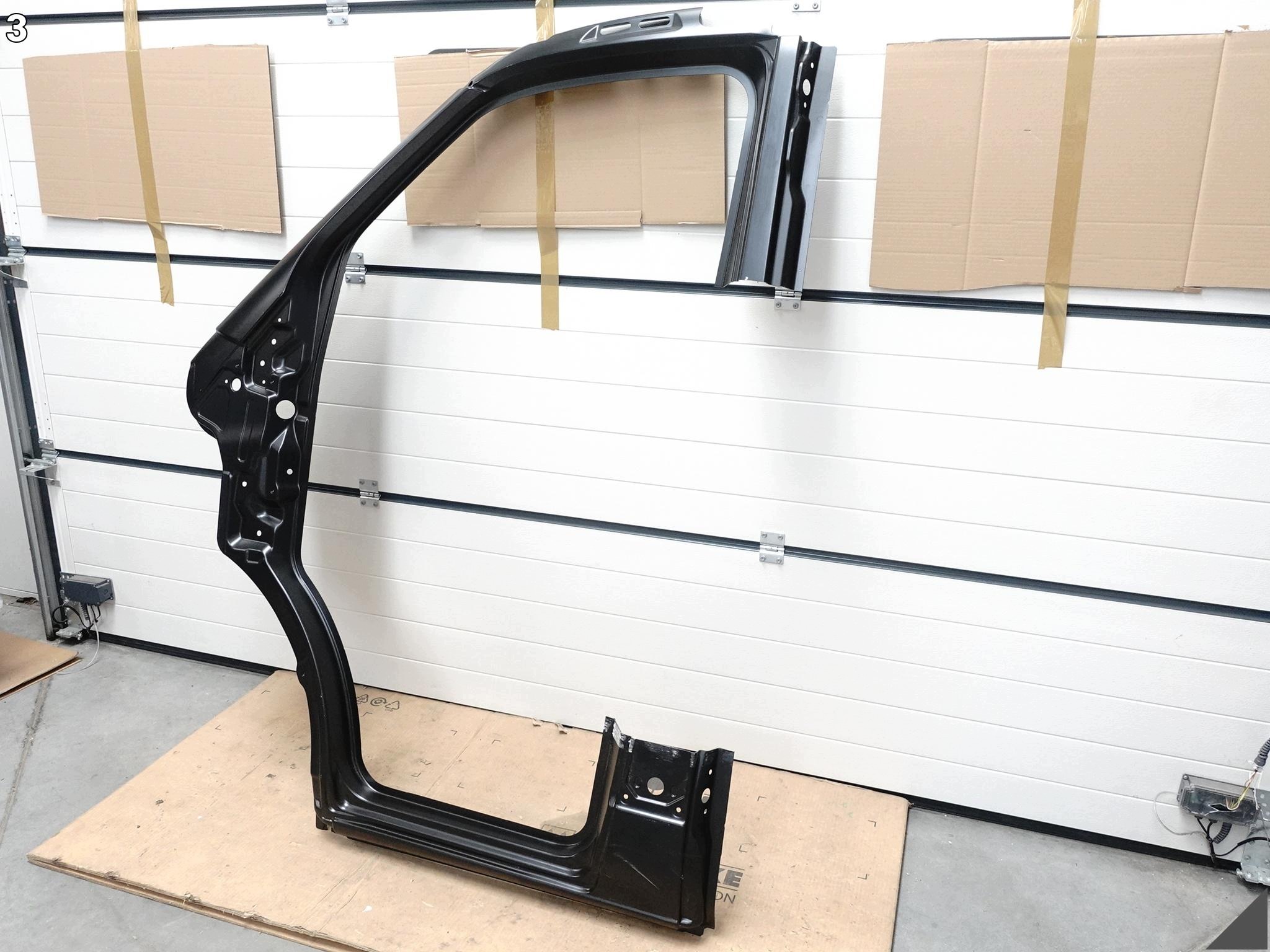 MERCEDES SPRINTER III GEN W910 W907 18- door pillar A side front left