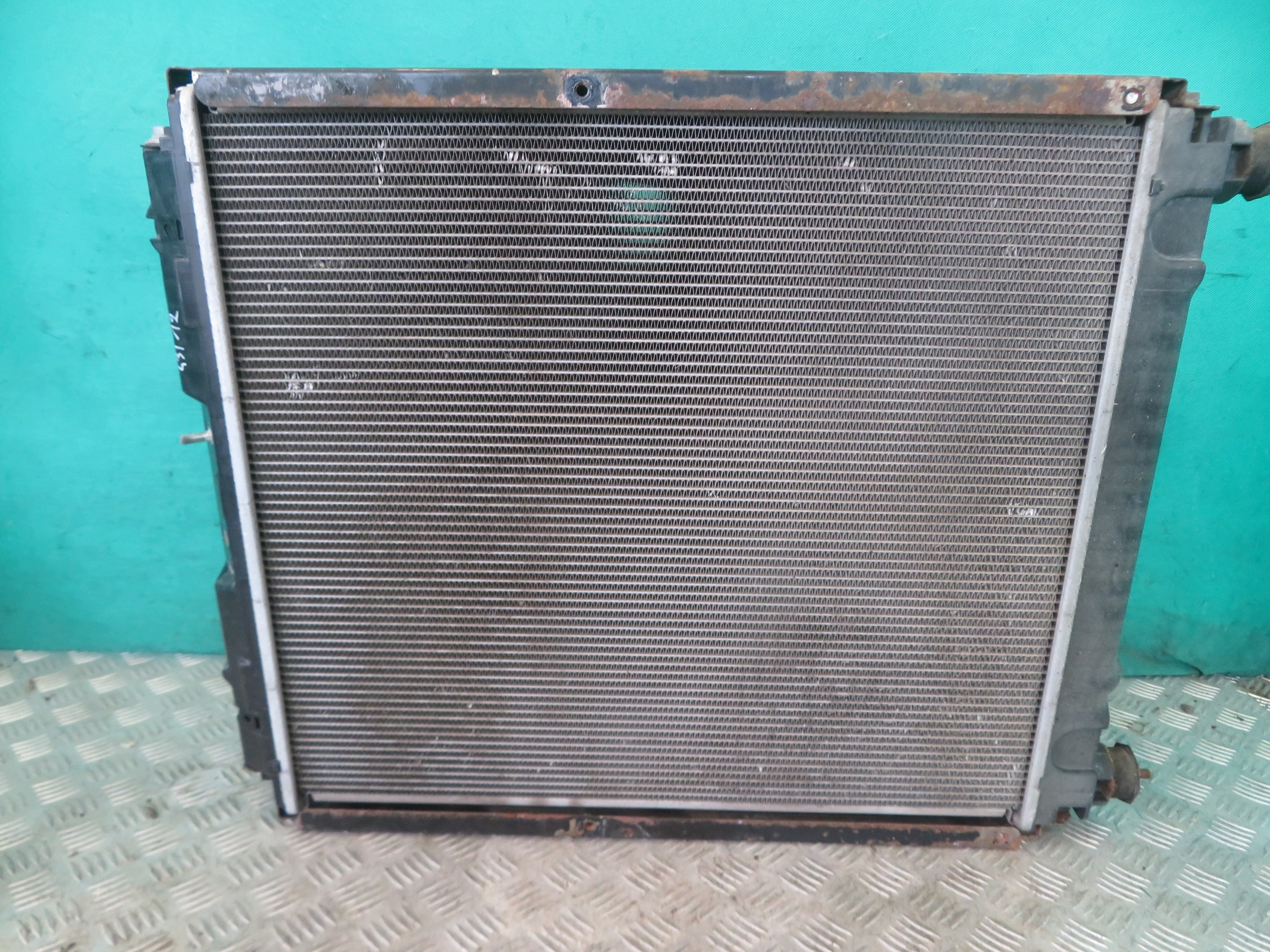 Radiatore motore usato MITSUBISHI CANTER 3.0 20R ML241639