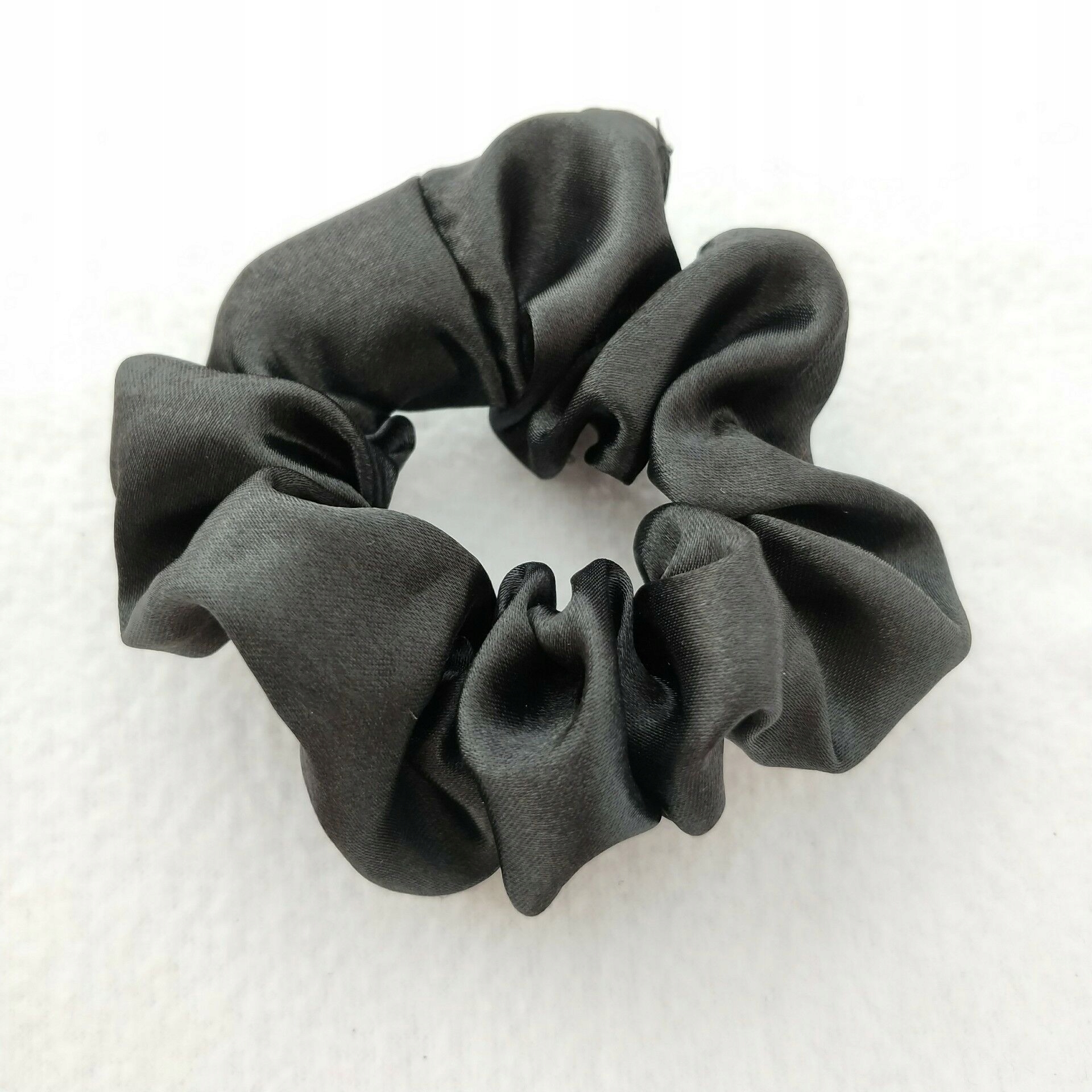 

Gumka scrunchie aksamitka satyna czarna