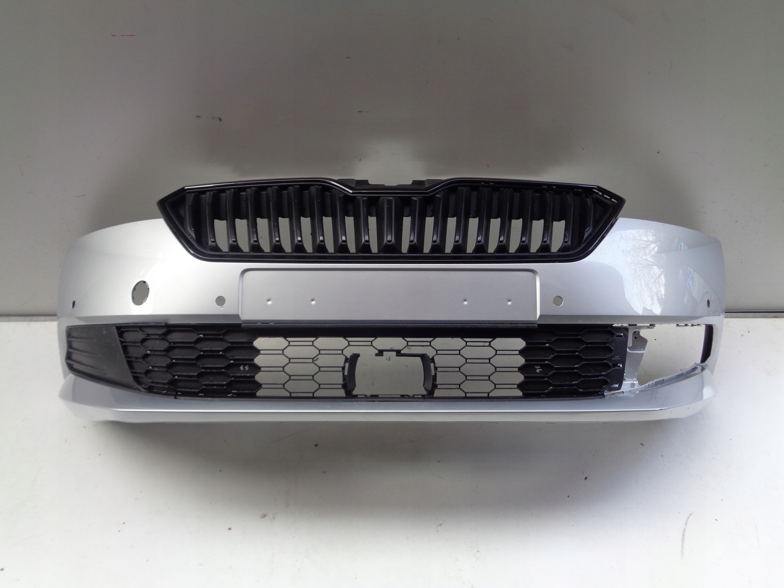 FRONTSTOSSSTANGE SKODA FABIA III 6V 18- LIFT 28698