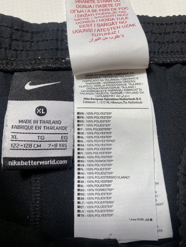 NIKE FC BARCELONA BARCA spodenki 7-8lat 122-128cm Kolor czarny