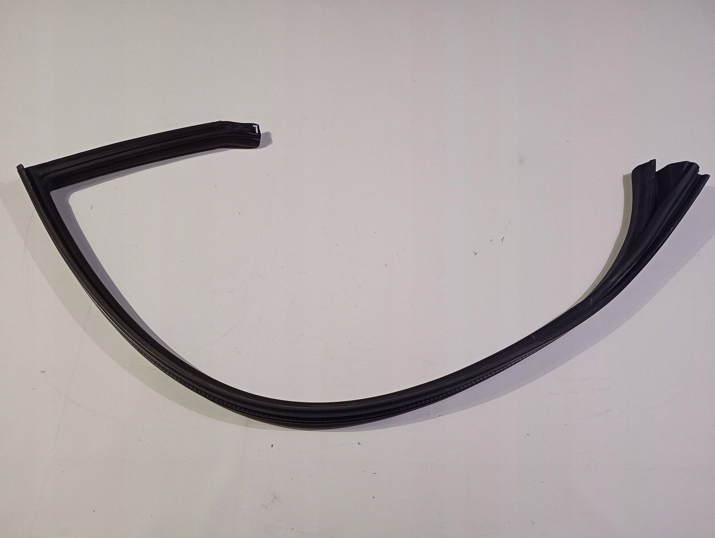 gasket upper windows front front left Maserati GranTurismo 2008