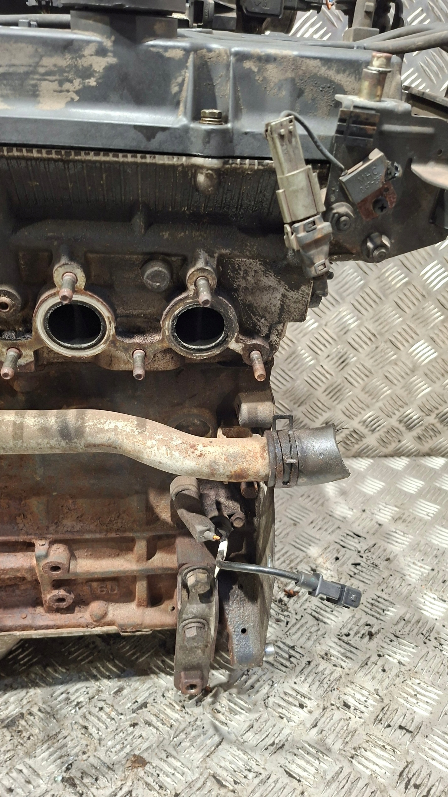 engine pillar HYUNDAI COUPE II 1.6 G4ED