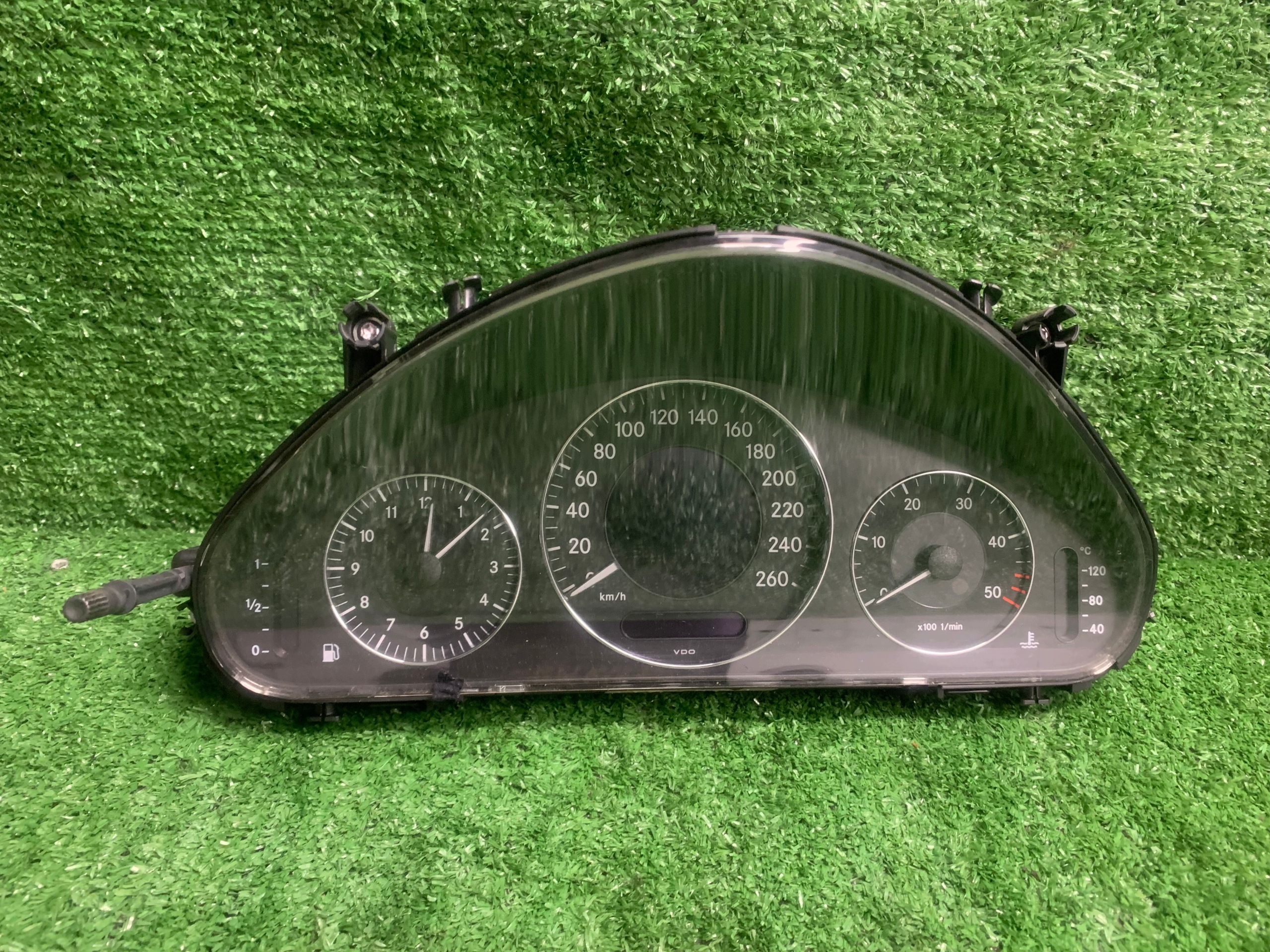 MERCEDES E W211 3.2 CDI dials SZARE dials A2115405611