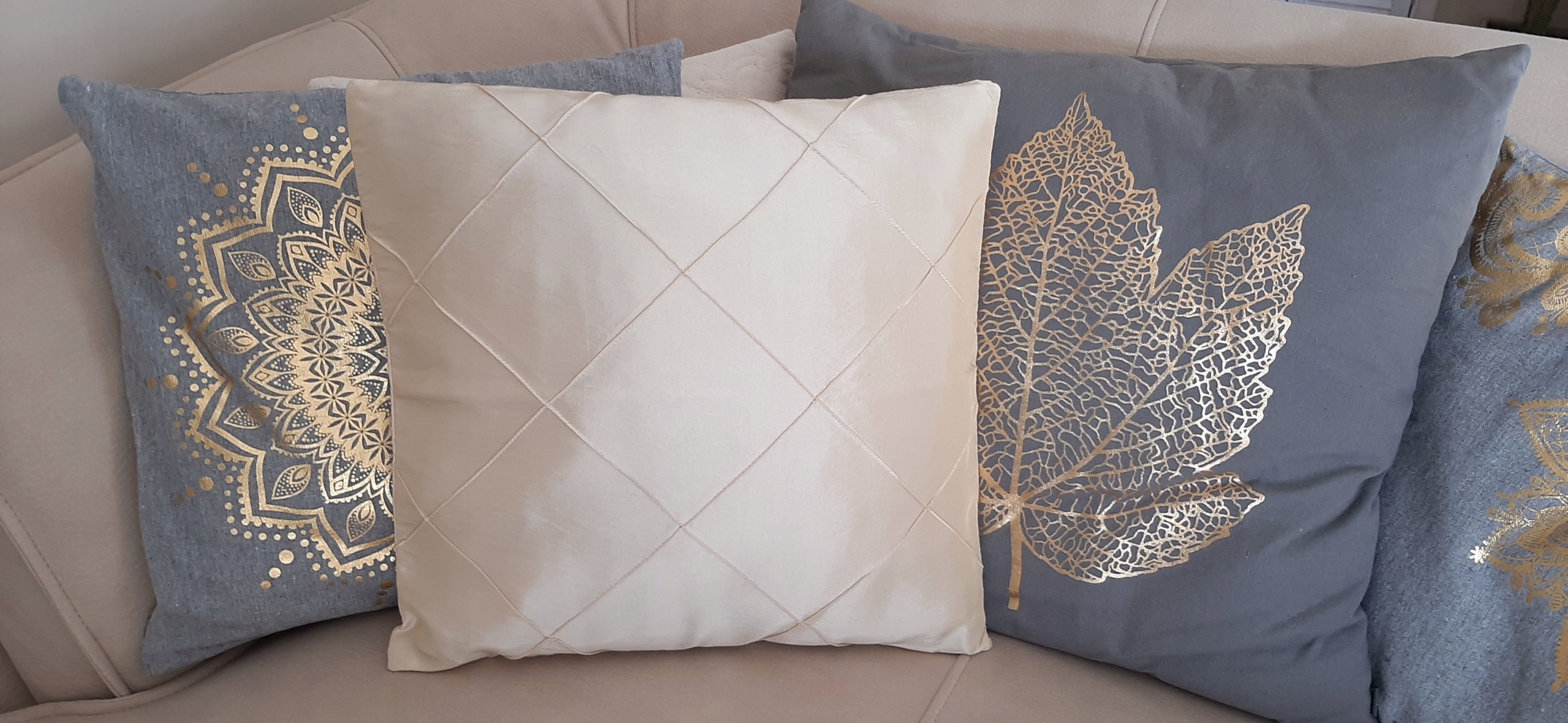 POSZEWKA beżowa ELEGANCKA matowa satyna 40x40 Długość 40 cm