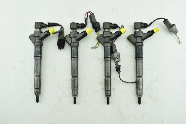 injector LEXUS IS II TOYOTA RAV4 III AVENSIS T25 2.2 D-CAT 23670-0R040