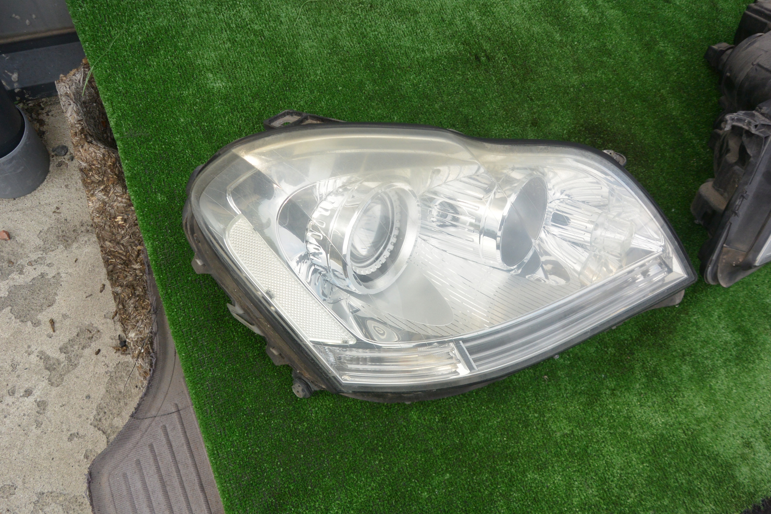 MERCEDES GL 164 light left right front XENON KPL